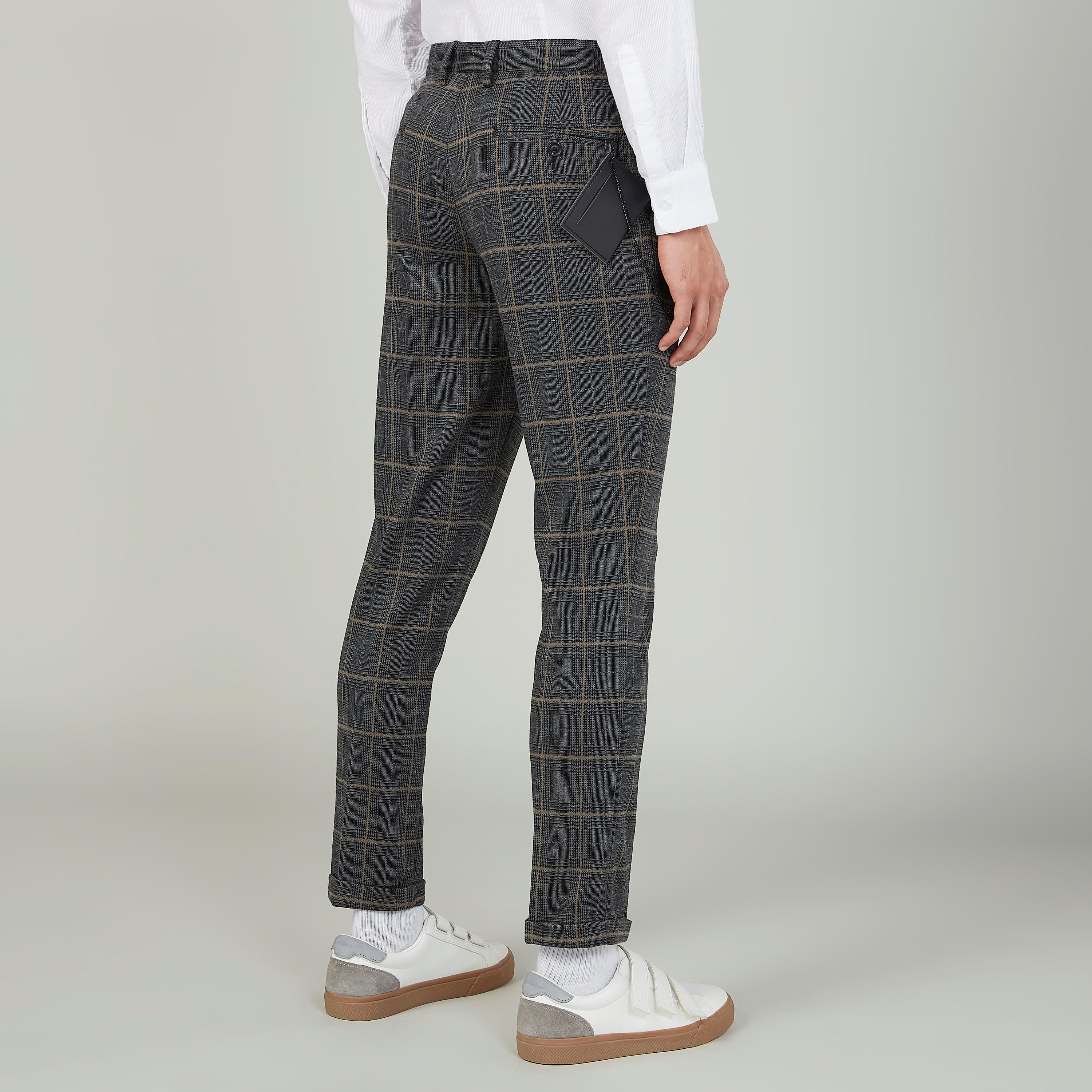 بنطلون رسمي سكيني كاروهات بخصر متوسط الارتفاع وجيوب-men-clothing-bottoms-trousersandchinos-trousers-image-4