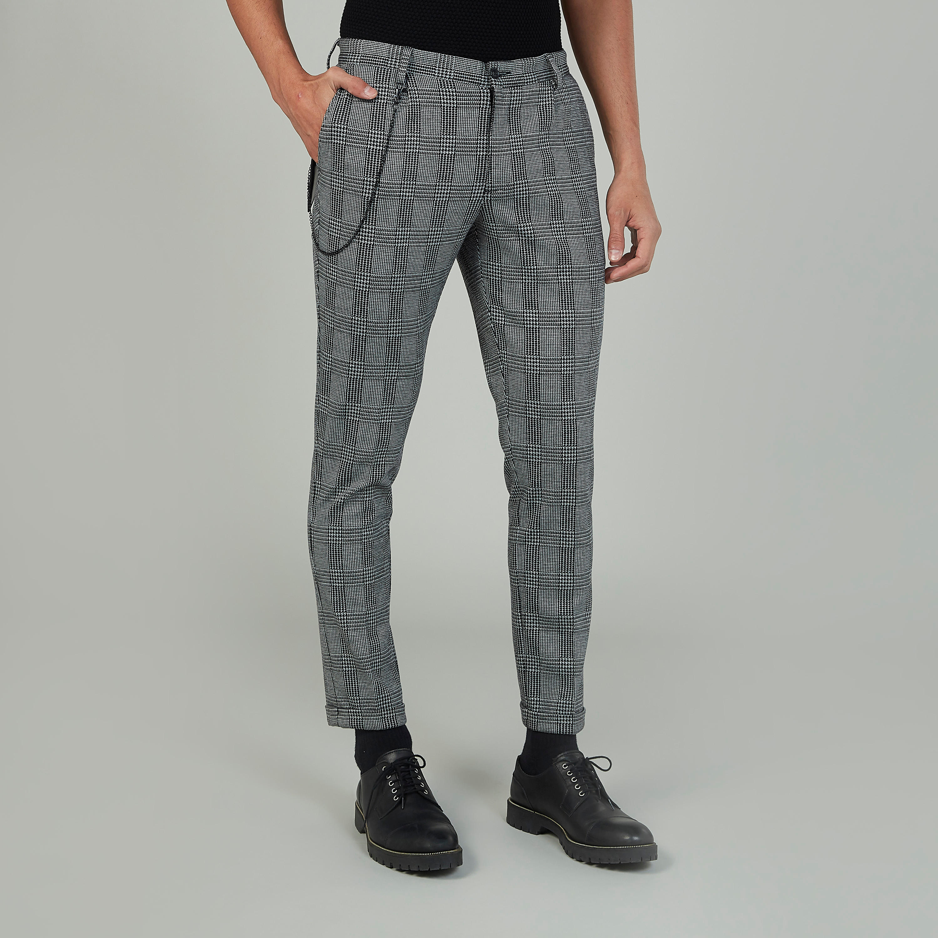 بنطلون رسمي سكيني كاروهات بخصر متوسط الارتفاع وجيوب-men-clothing-bottoms-trousersandchinos-trousers-image-1
