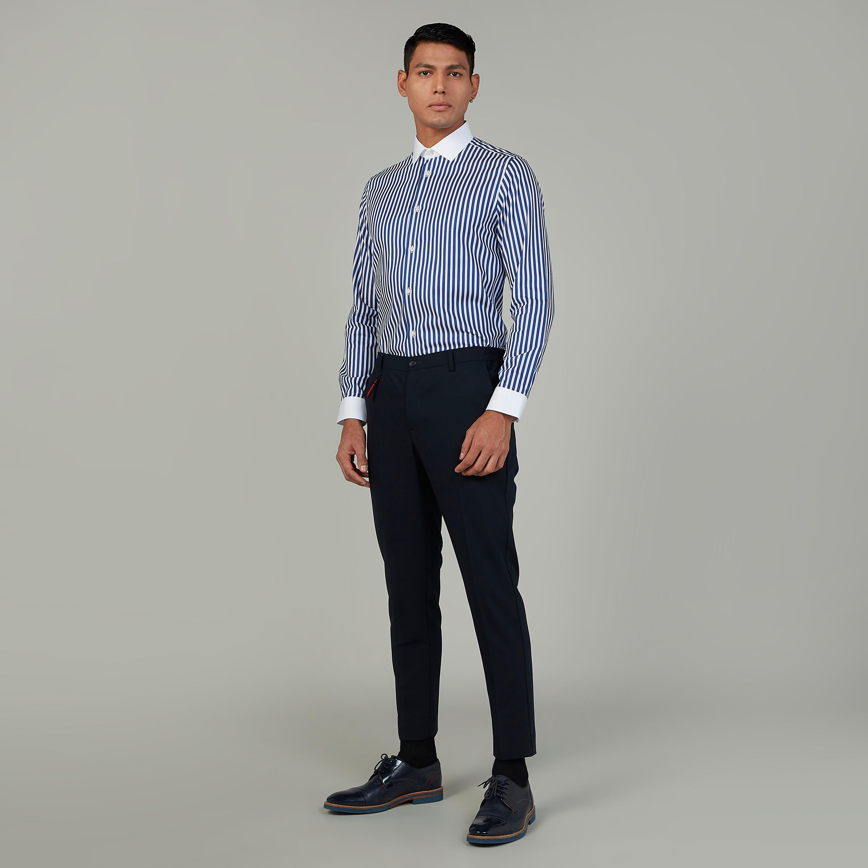 بنطلون سكيني قصير بارز الملمس بخصر متوسط الإرتفاع  وجيوب-men-clothing-bottoms-trousersandchinos-trousers-image-2