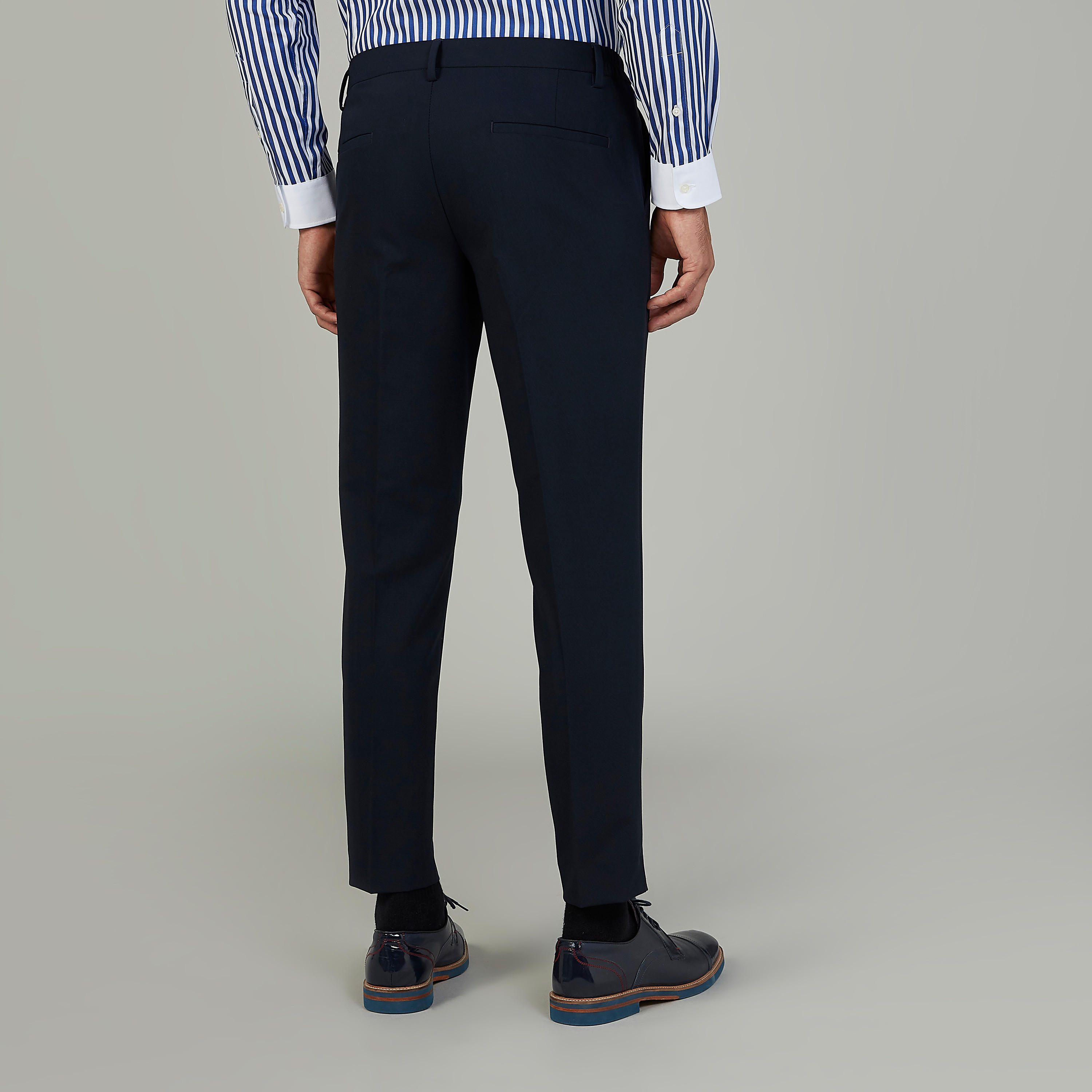 بنطلون سكيني قصير بارز الملمس بخصر متوسط الإرتفاع  وجيوب-men-clothing-bottoms-trousersandchinos-trousers-image-4