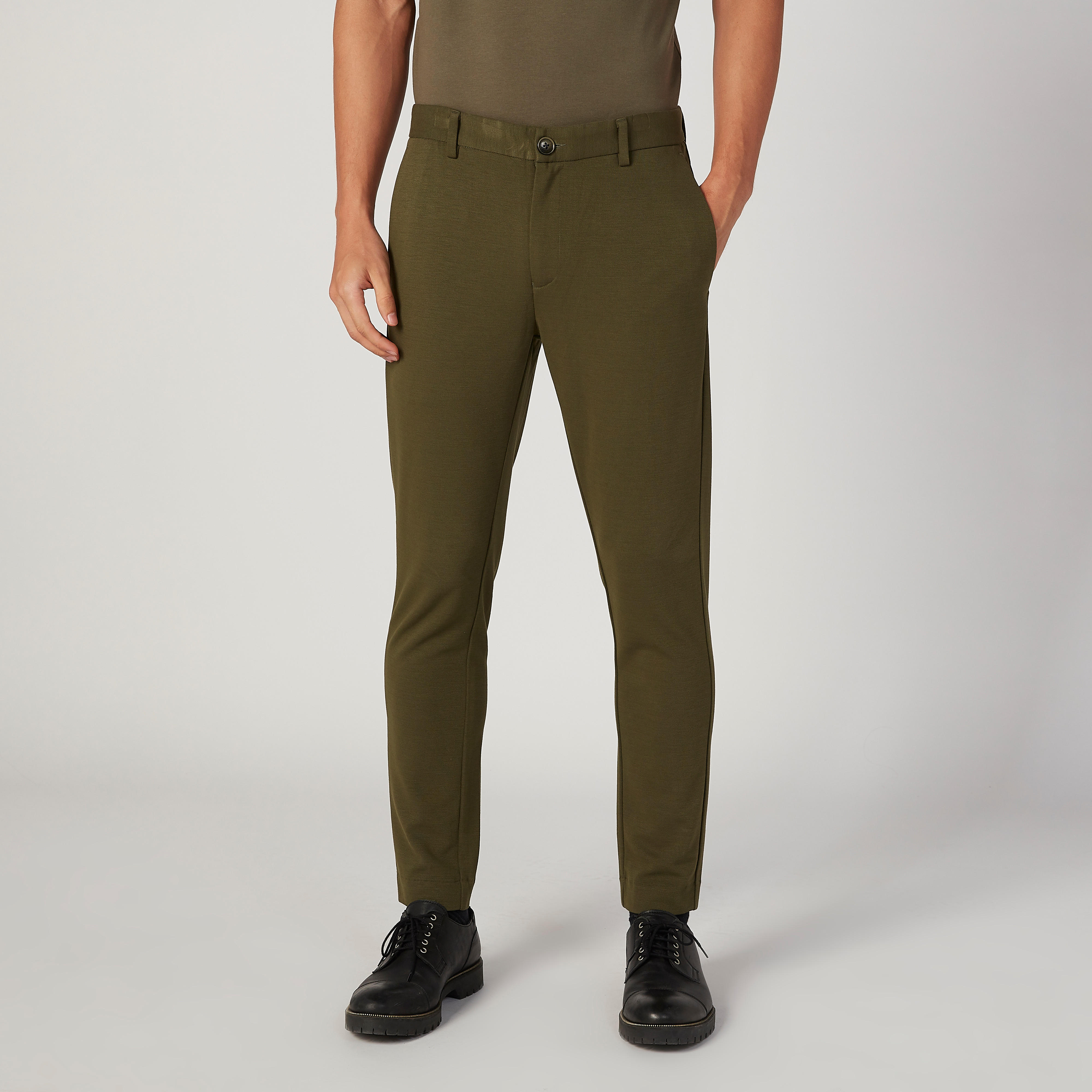 بنطلون سكيني فيت بارز الملمس بخصر متوسط الارتفاع وجيوب-men-clothing-bottoms-trousersandchinos-trousers-image-1