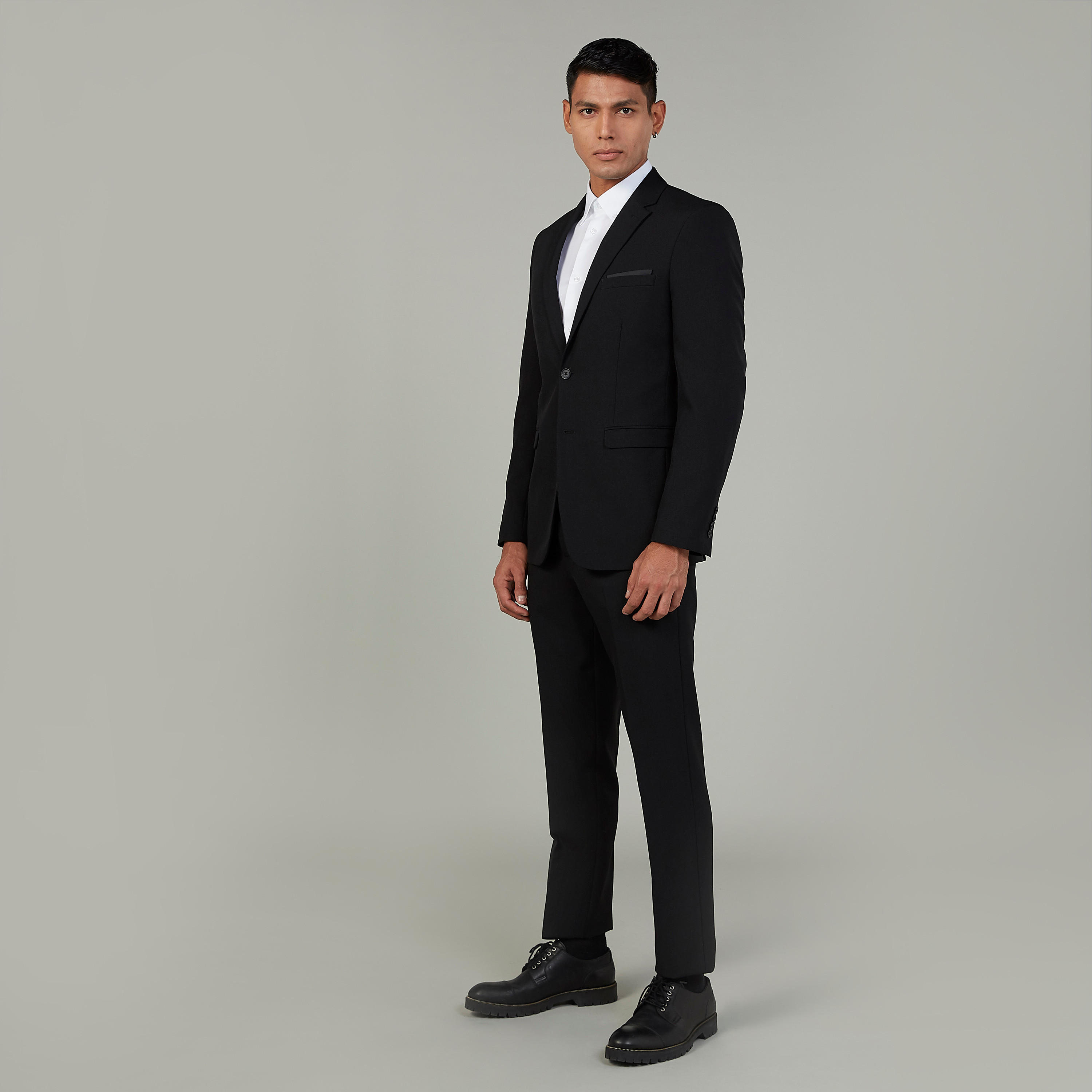 قميص مستدام رسمي سادة بقصّة سليم وأكمام طويلة -men-clothing-shirts-image-2
