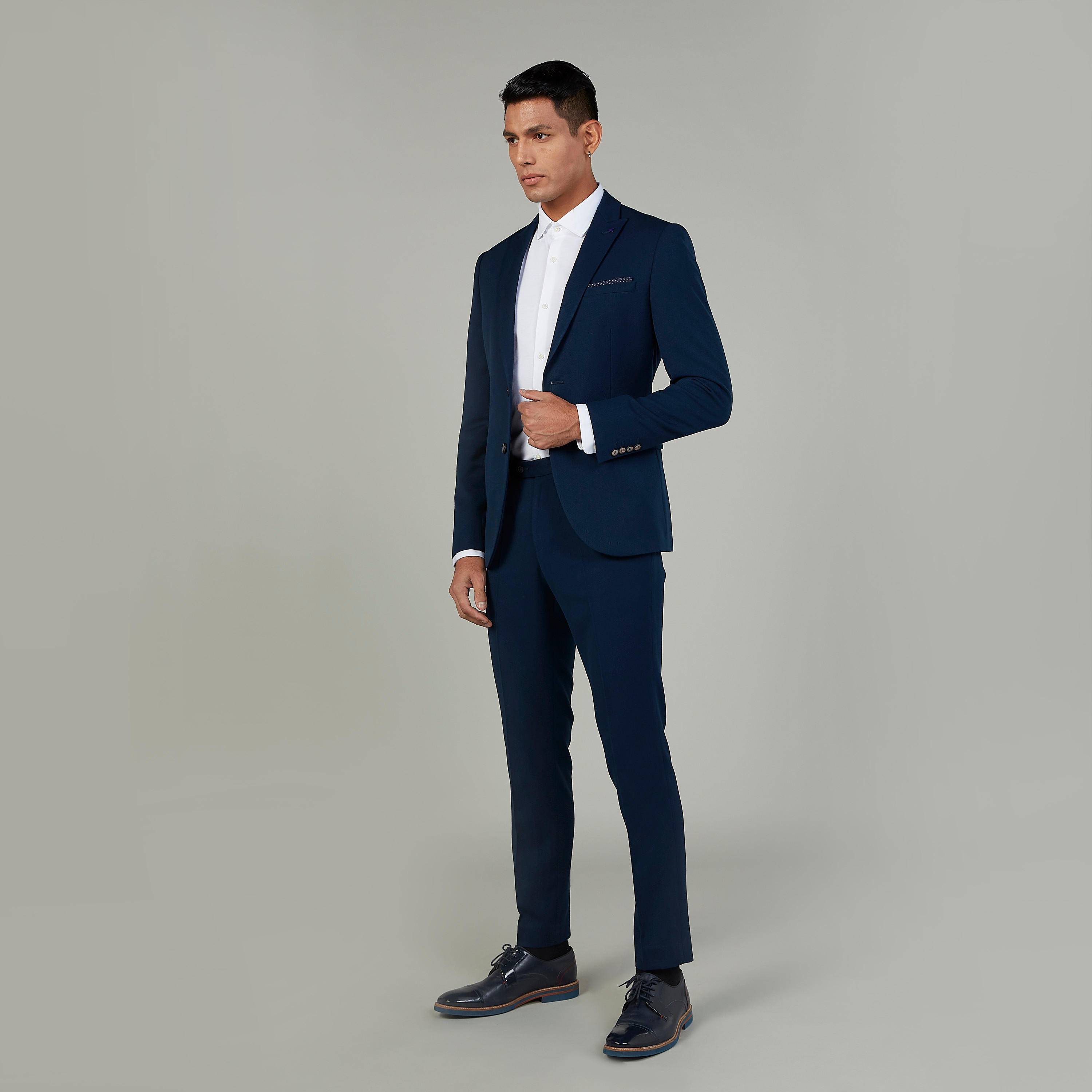 قميص مستدام رسمي بارز الملمس بياقة عاديّة وأكمام طويلة -men-clothing-shirts-image-2
