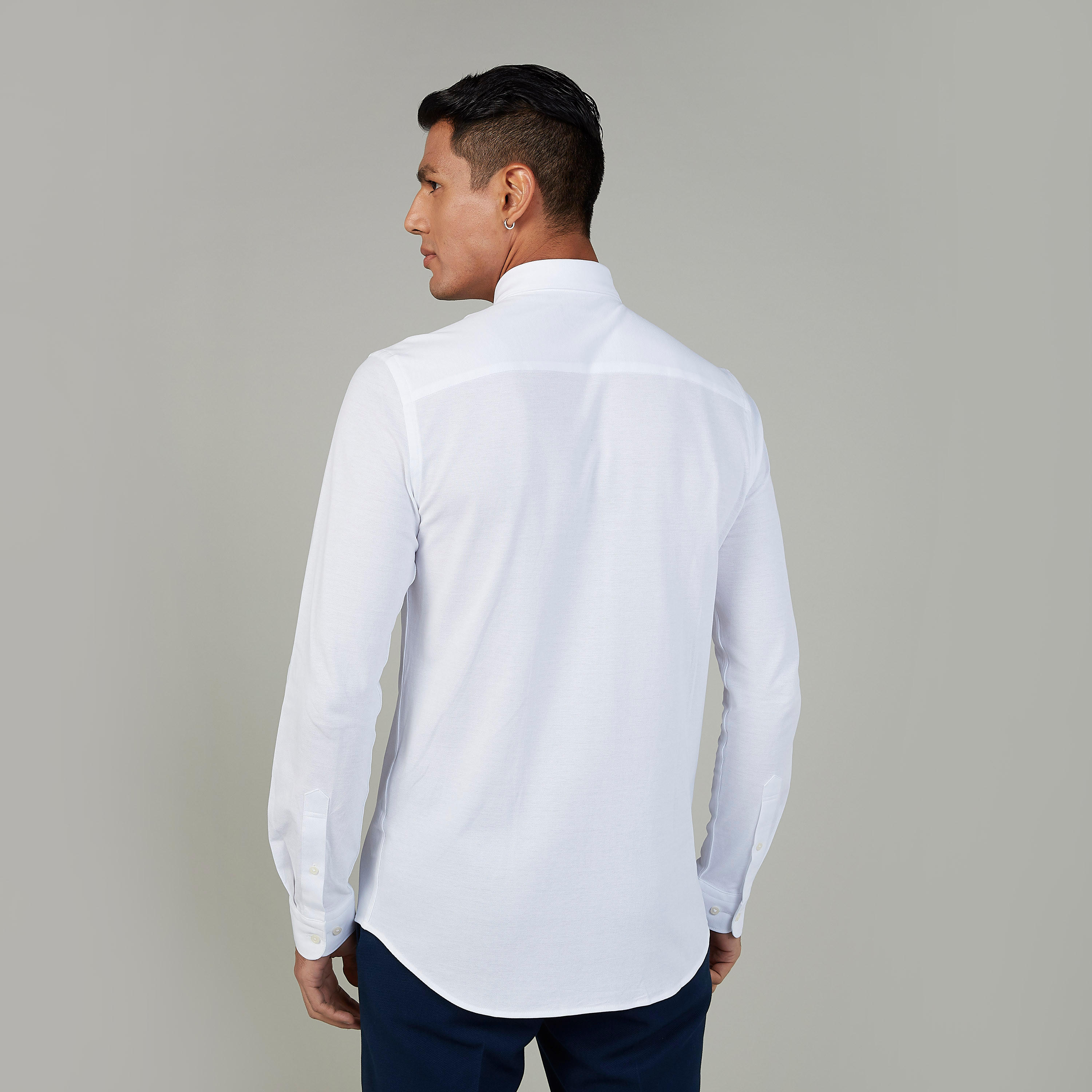 قميص مستدام رسمي بارز الملمس بياقة عاديّة وأكمام طويلة -men-clothing-shirts-image-4