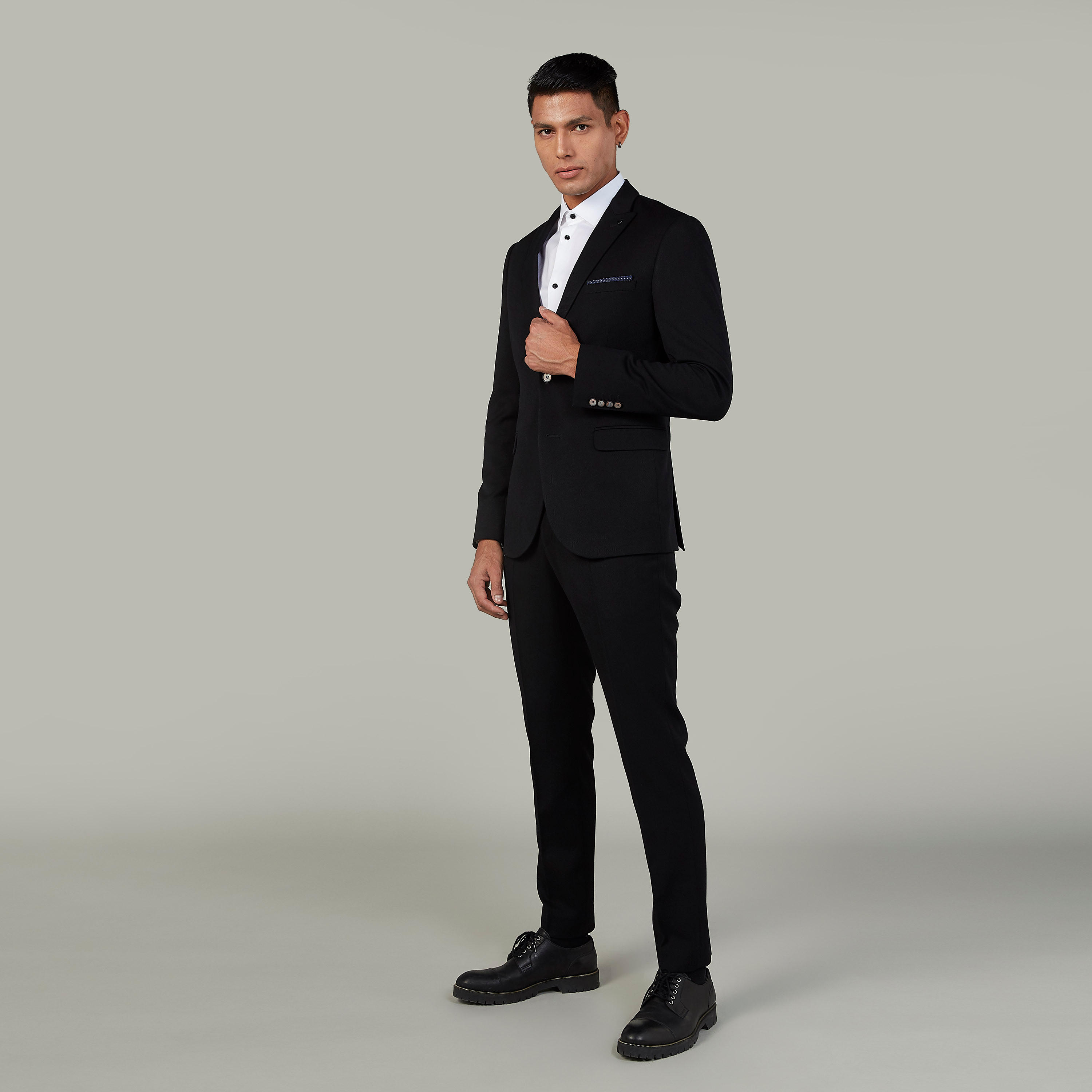 تيشيرت مستدام مقلّم بياقة بولو وأكمام قصيرة -men-clothing-shirts-image-2