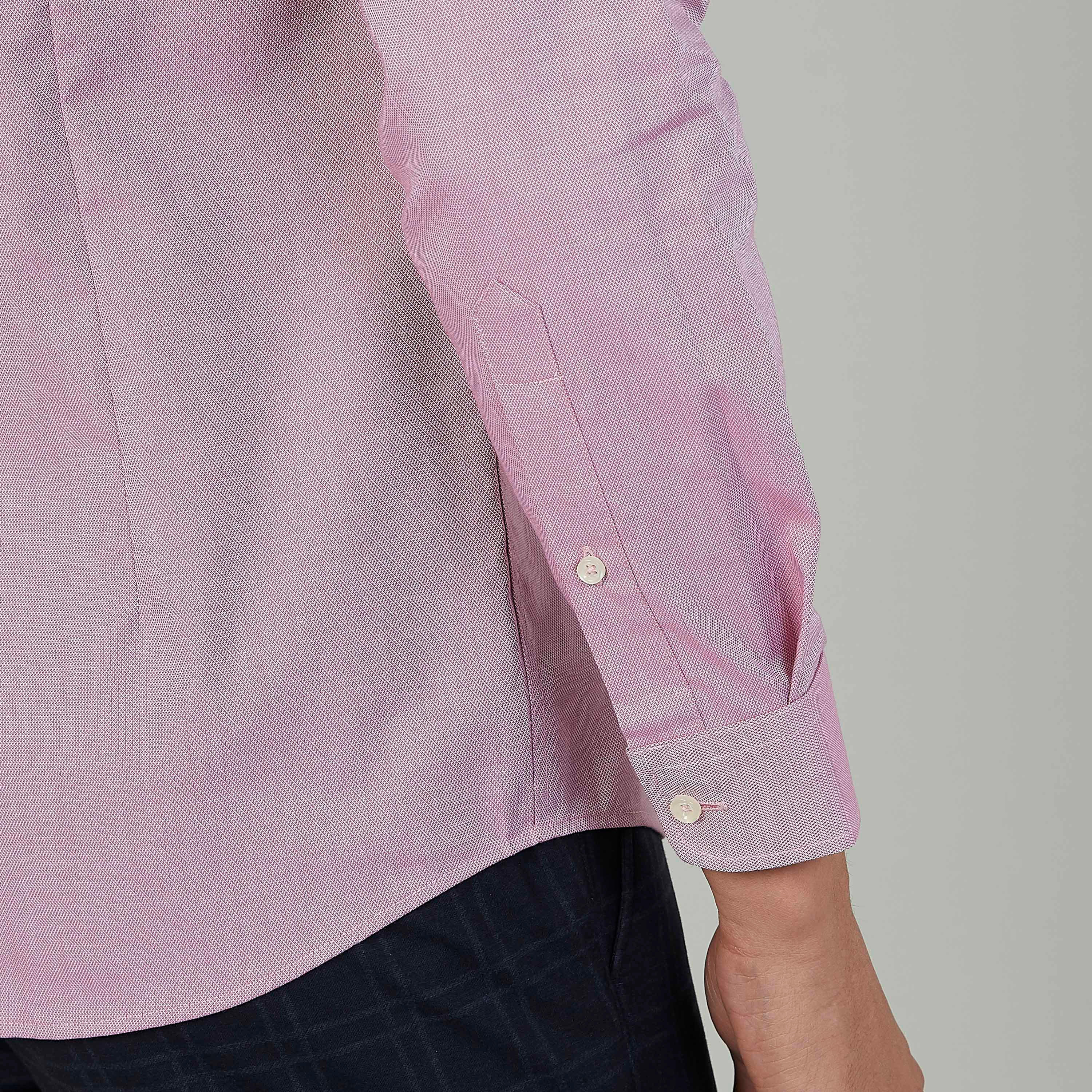 قميص رسمي بارز الملمس بياقة عاديّة وأكمام طويلة-men-clothing-shirts-image-3