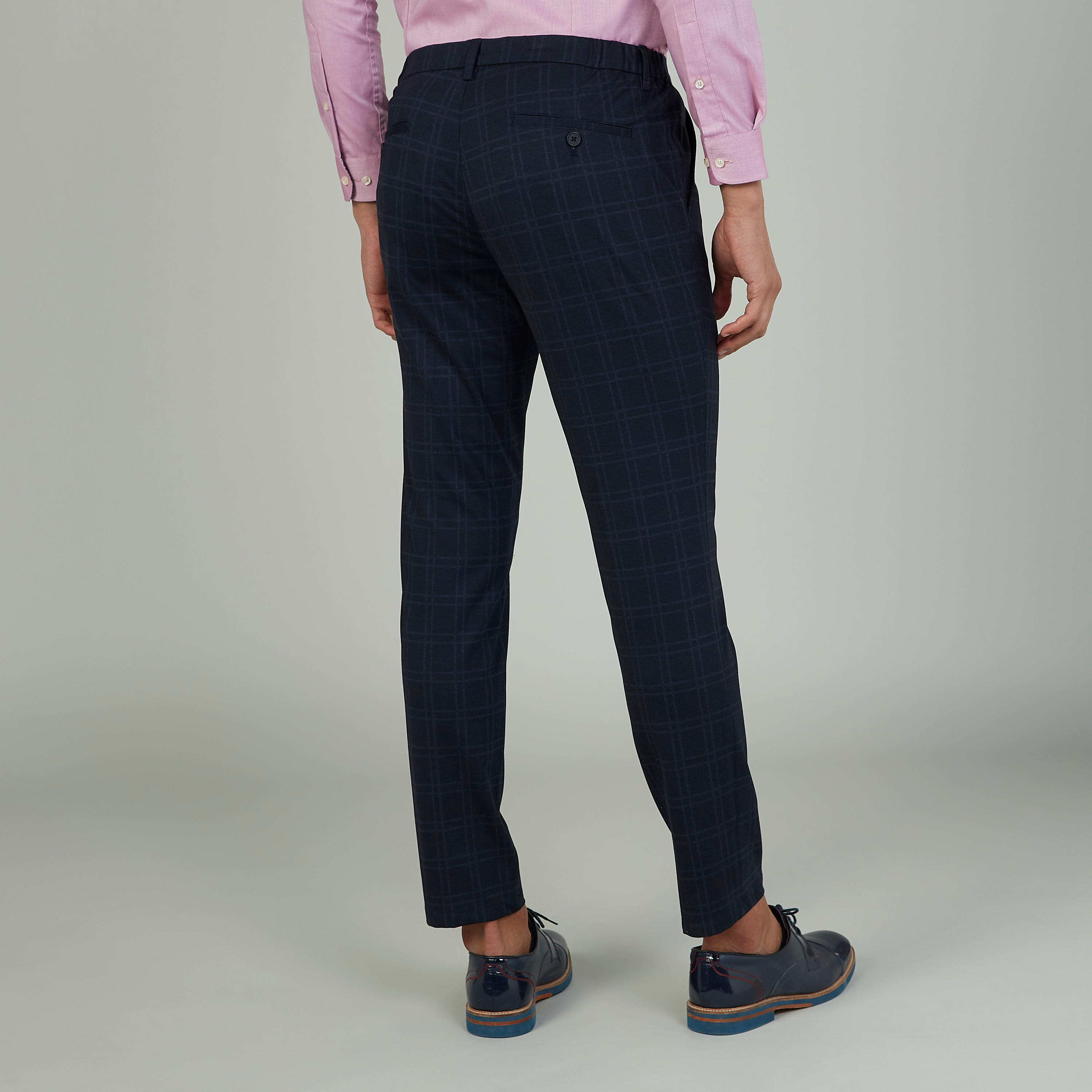 بنطلون رسمي سكيني قصير كاروهات بخصر متوسط الإرتفاع وجيوب-men-clothing-bottoms-trousersandchinos-trousers-image-4