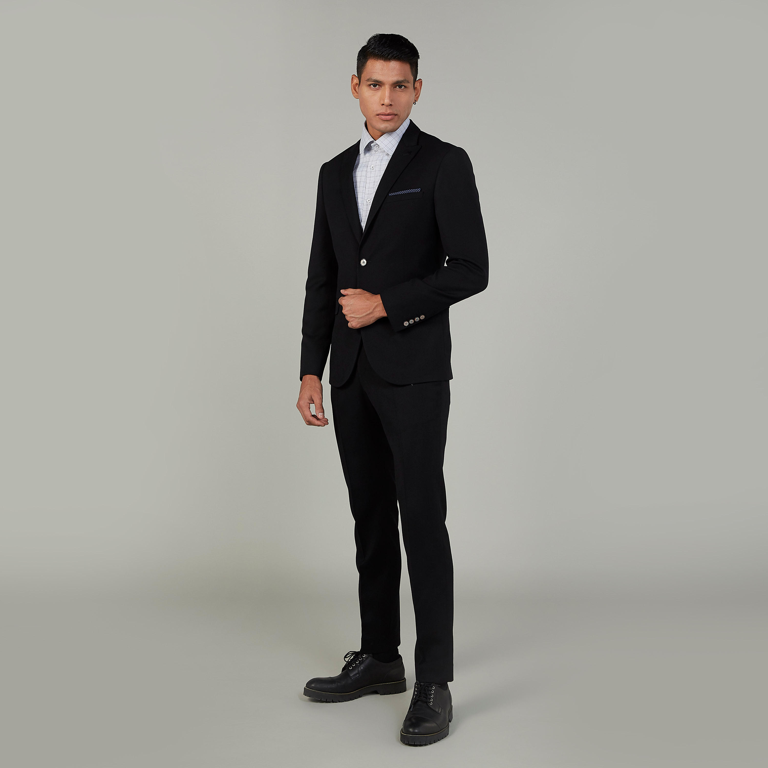 جاكيت بليزر رسمي سليم بارز الملمس بياقة مطوية وأكمام طويلة-men-winterwear-jacketsandblazers-image-2