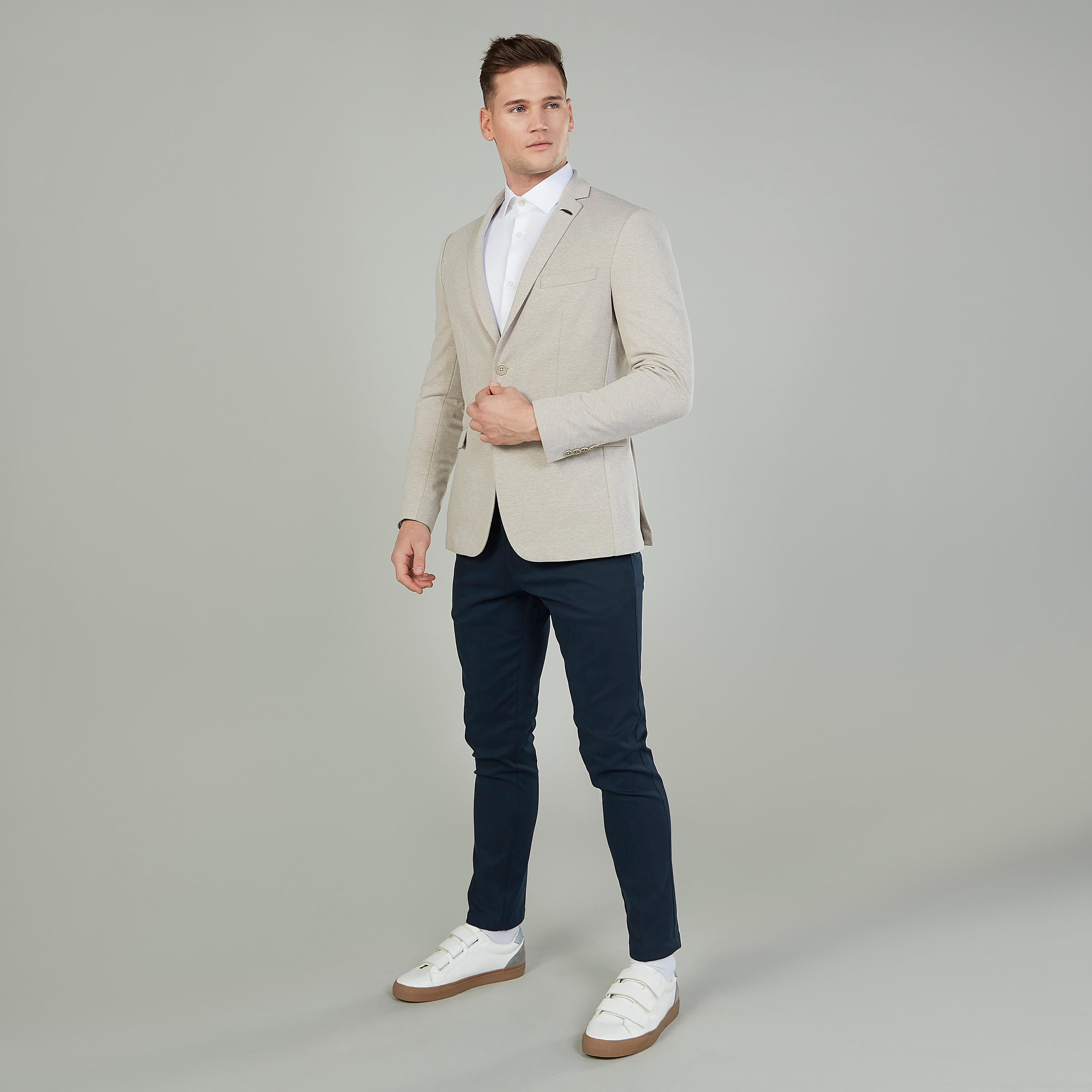 جاكيت رسمي سليم بارز الملمس بأكمام طويلة وياقة مطويّة-men-winterwear-jacketsandblazers-image-2