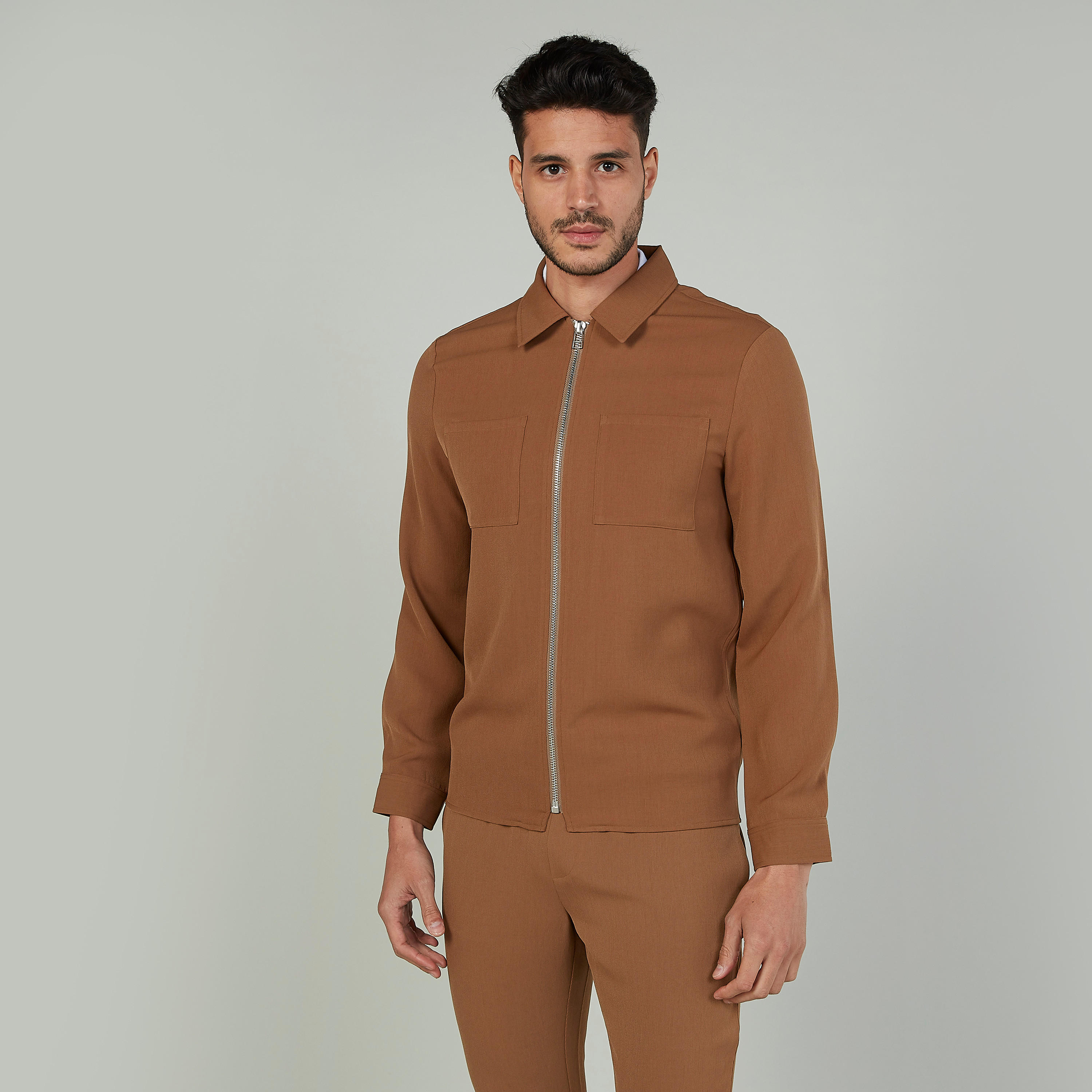 جاكيت سفر بارز الملمس سليم بسحاب إغلاق-men-clothing-jacketsandblazers-jackets-image-1