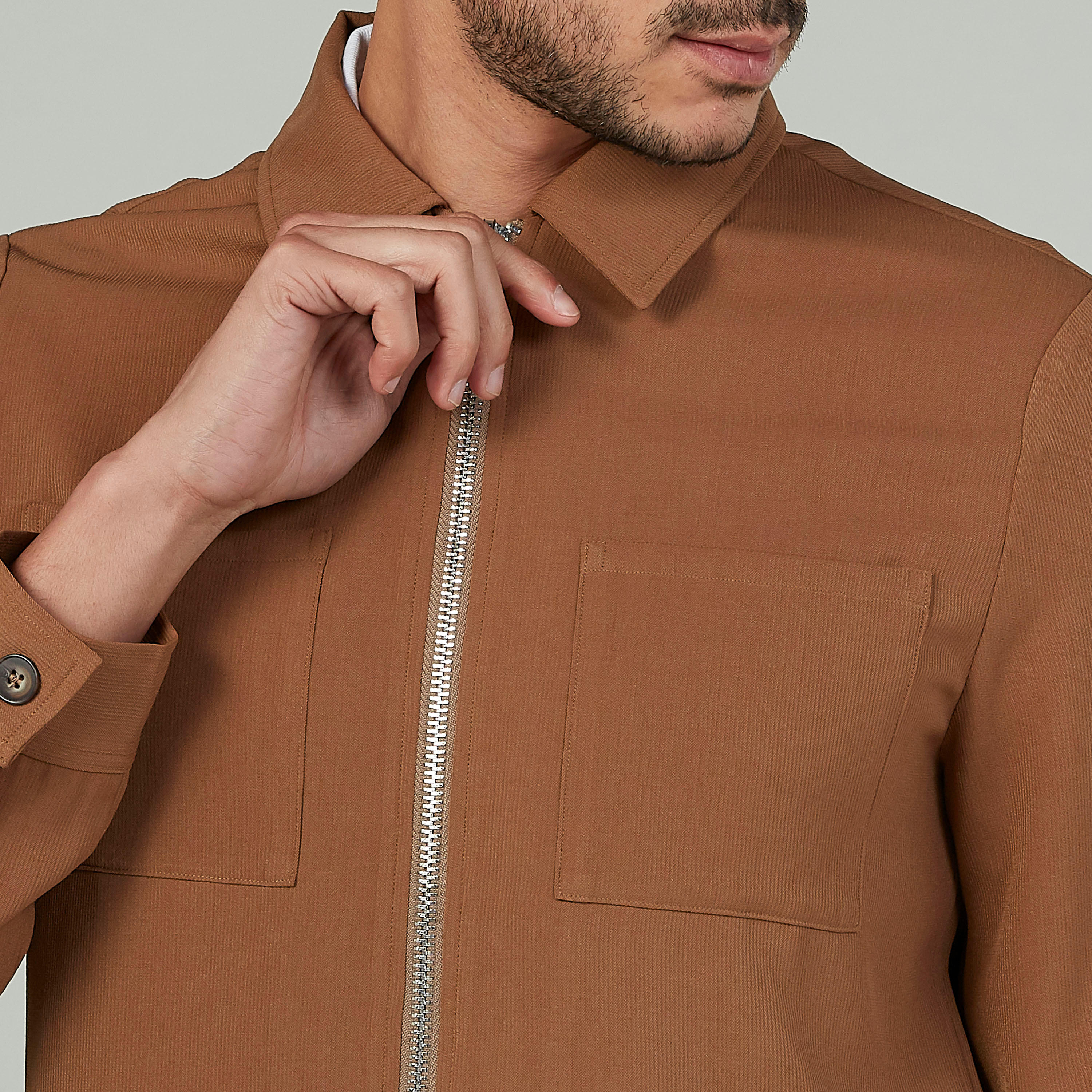 جاكيت سفر بارز الملمس سليم بسحاب إغلاق-men-clothing-jacketsandblazers-jackets-image-3
