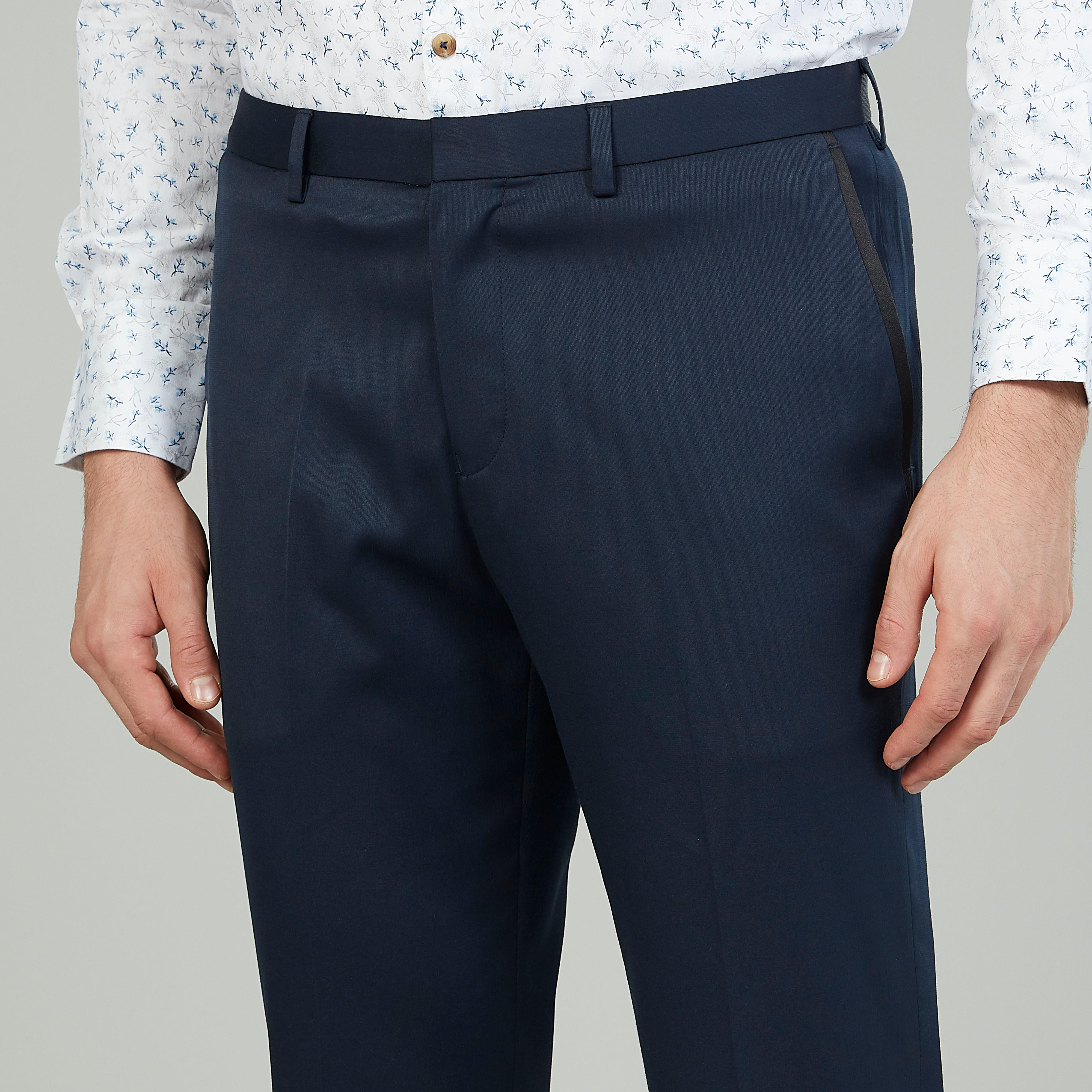بنطلون سليم سادة بخصر متوسط الارتفاع وجيوب وعراوي-men-clothing-bottoms-trousersandchinos-trousers-image-3