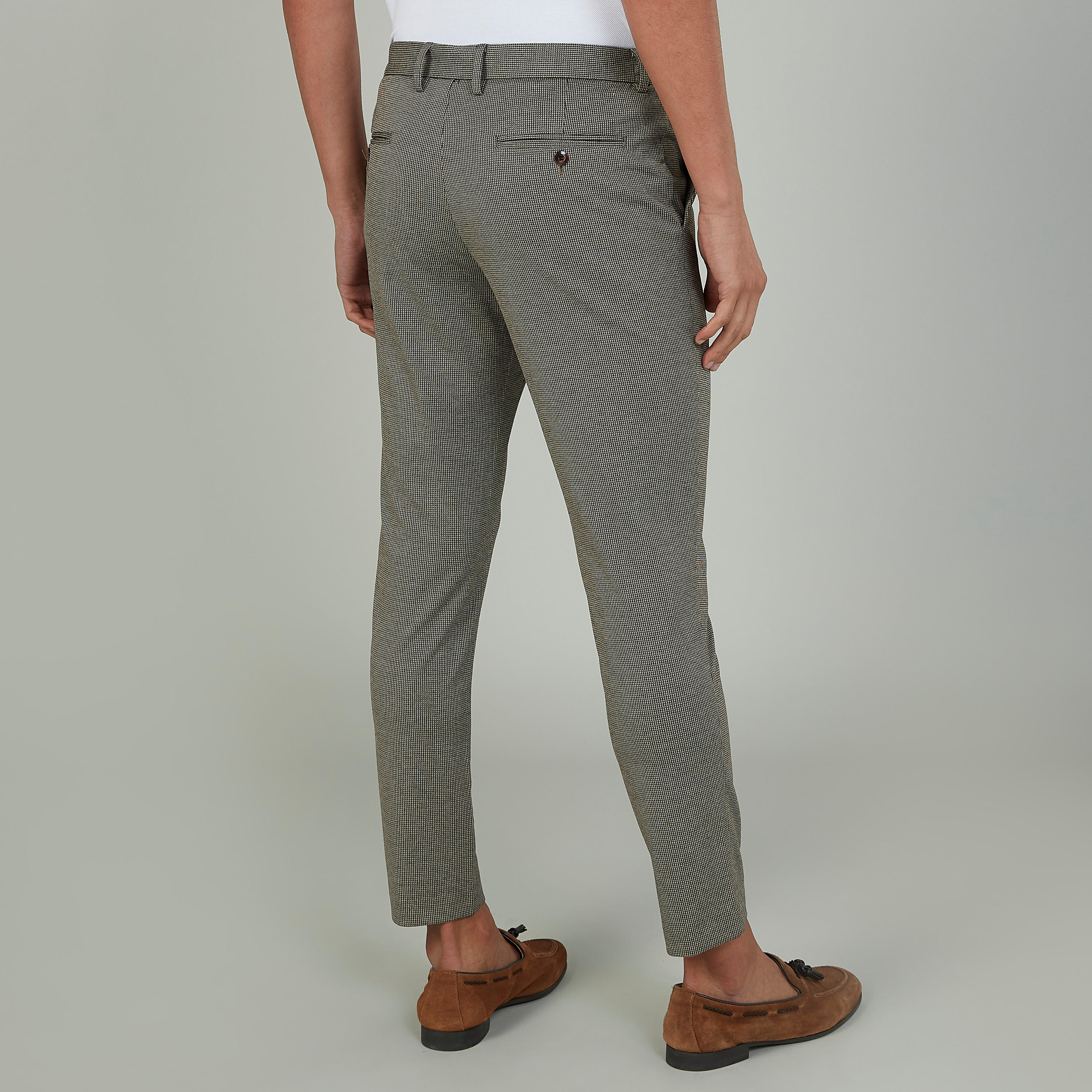 بنطلون كاروهات بخصر متوسط الارتفاع وجيوب وحلقات للحزام-men-clothing-bottoms-trousersandchinos-trousers-image-4