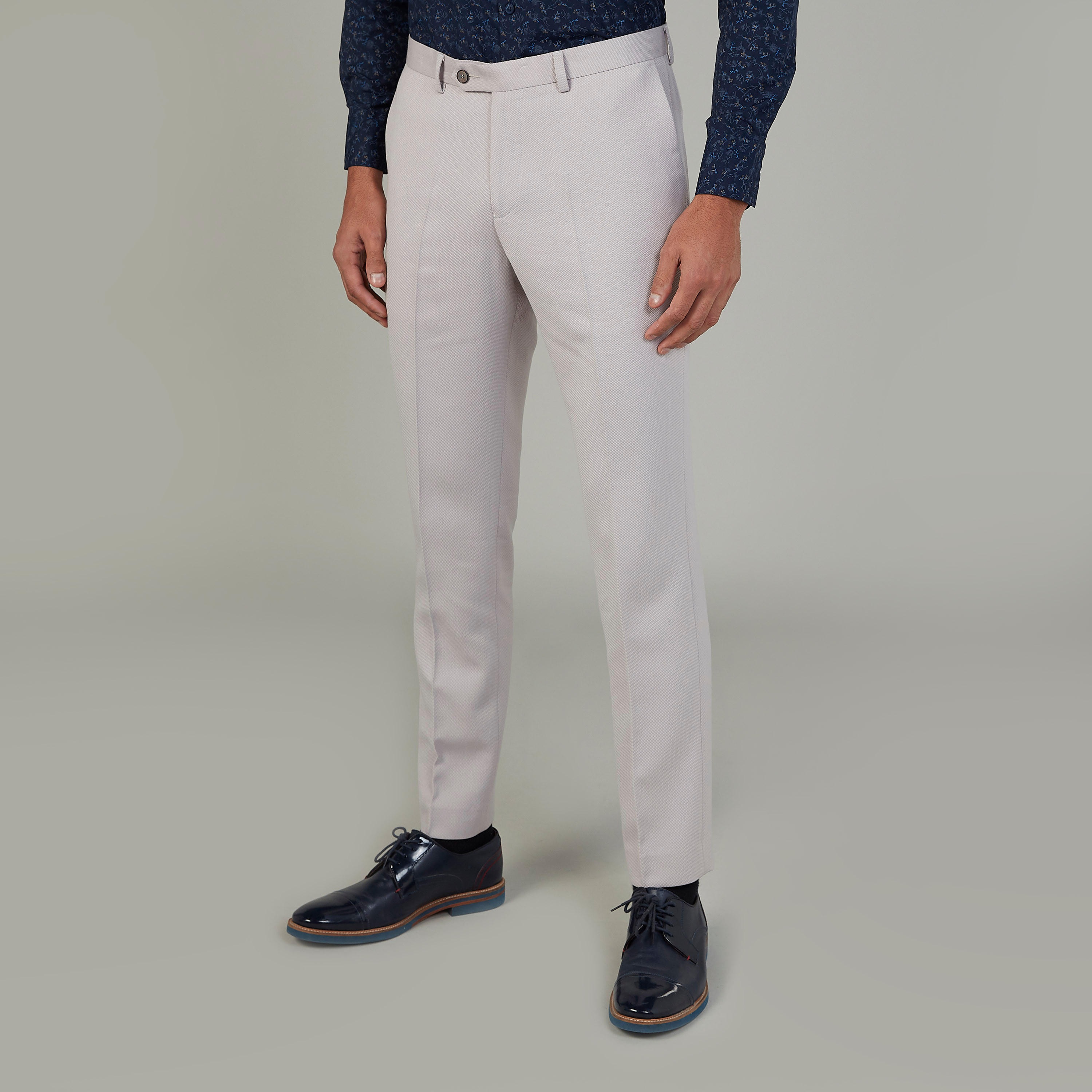 بنطلون رسمي طويل بارز الملمس بخصر متوسط الارتفاع وجيوب-men-clothing-bottoms-trousersandchinos-trousers-image-1
