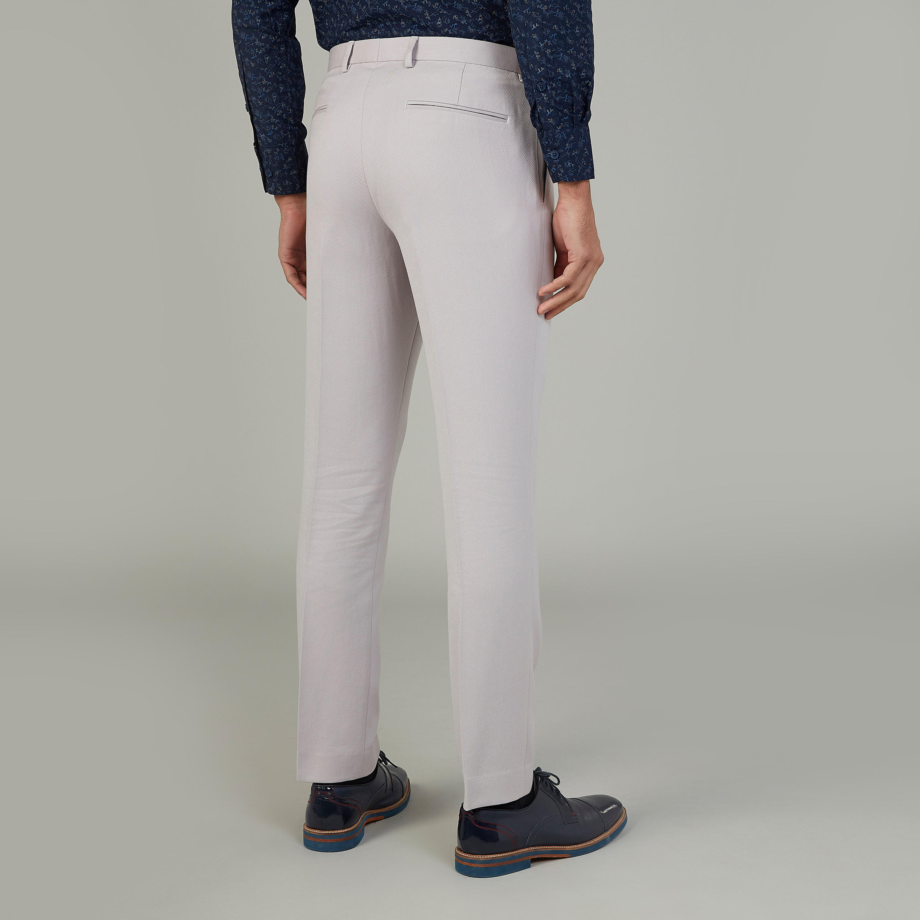 بنطلون رسمي طويل بارز الملمس بخصر متوسط الارتفاع وجيوب-men-clothing-bottoms-trousersandchinos-trousers-image-4