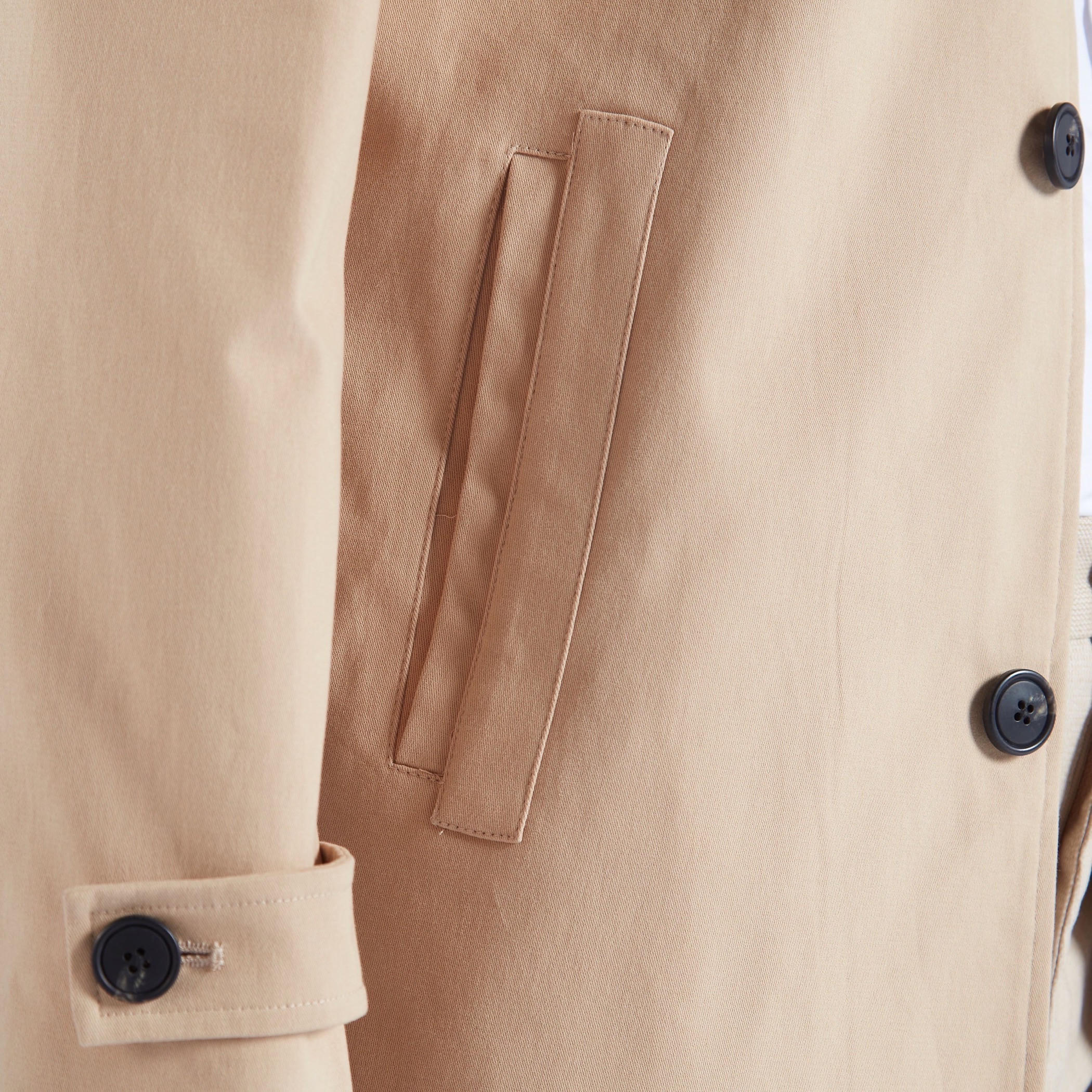معطف سادة بأكمام طويلة وجيوب-men-clothing-jacketsandblazers-coats-image-4