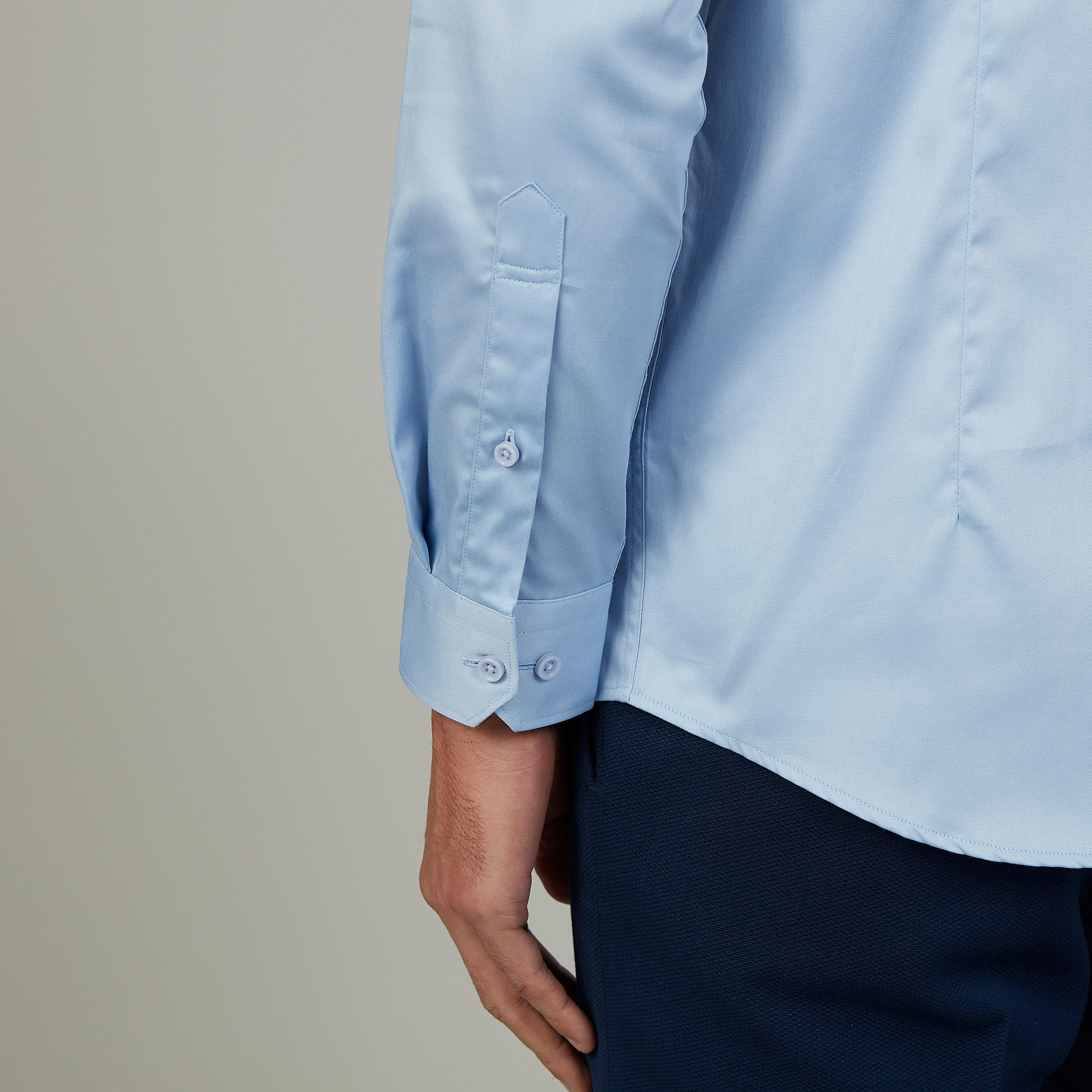 قميص سادة بياقة عاديّة وأكمام طويلة-men-clothing-shirts-image-3