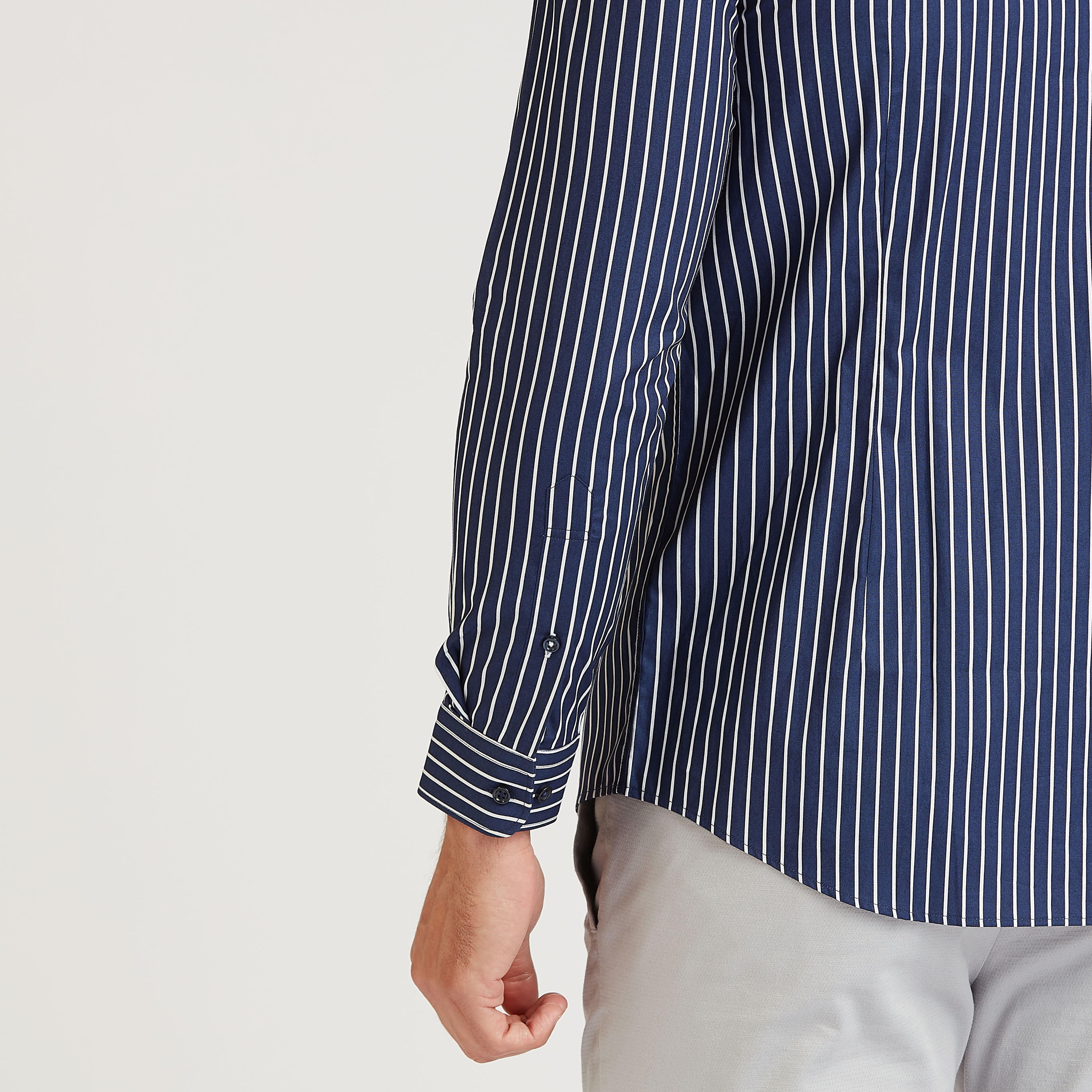 قميص رسمي مقلّم بأكمام طويلة وياقة عادية-men-clothing-shirts-image-5