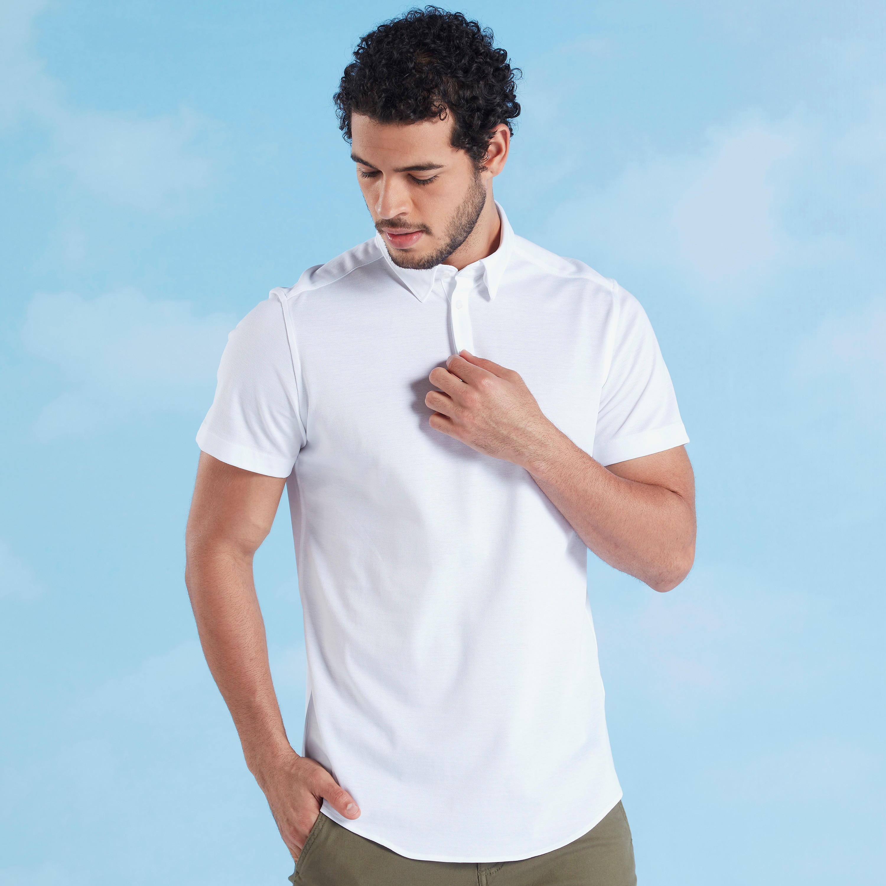 قميص رسمي سادة بأكمام قصيرة ووصلة أزرار-men-clothing-shirts-image-1