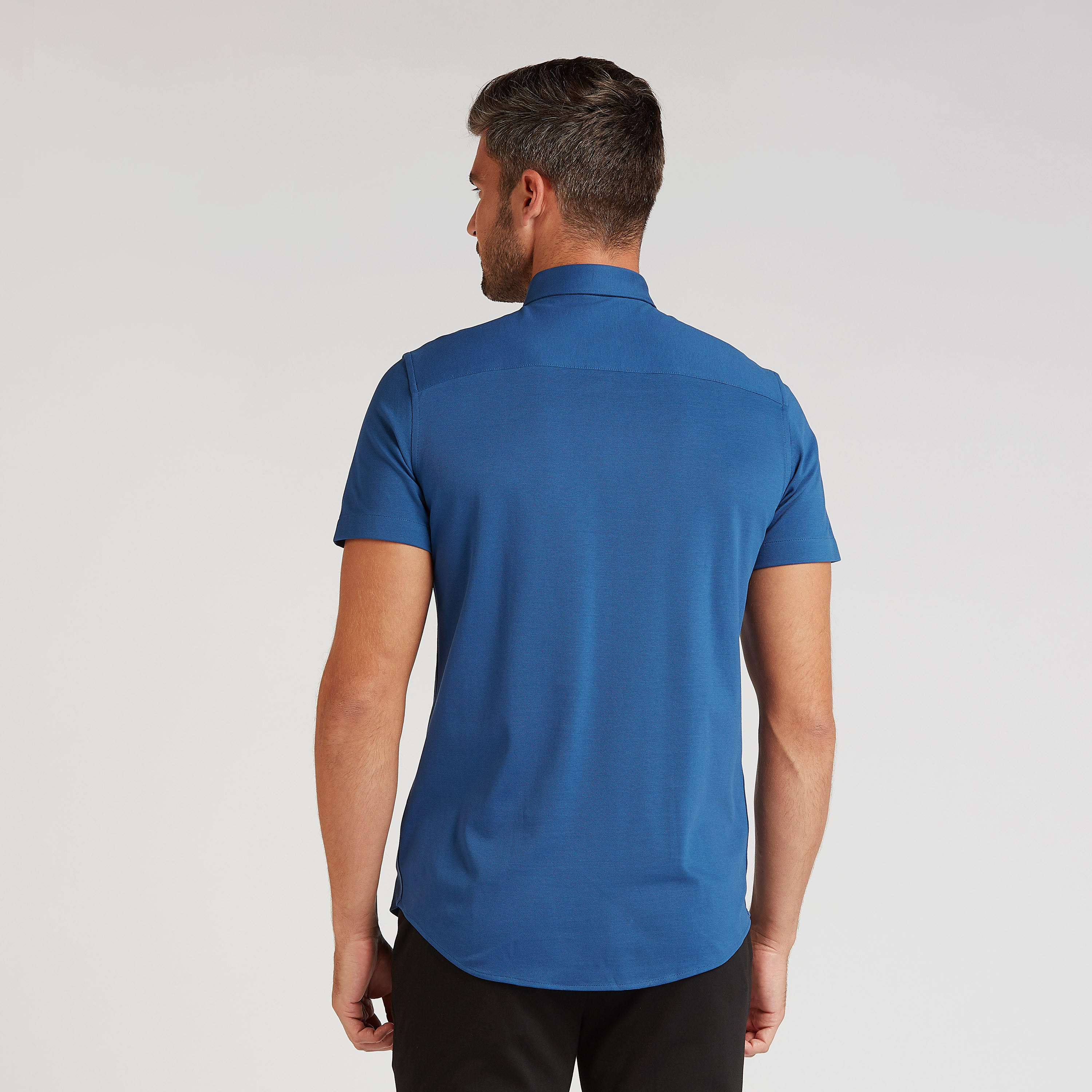 قميص رسمي سادة بأكمام قصيرة ووصلة أزرار-men-clothing-shirts-image-2
