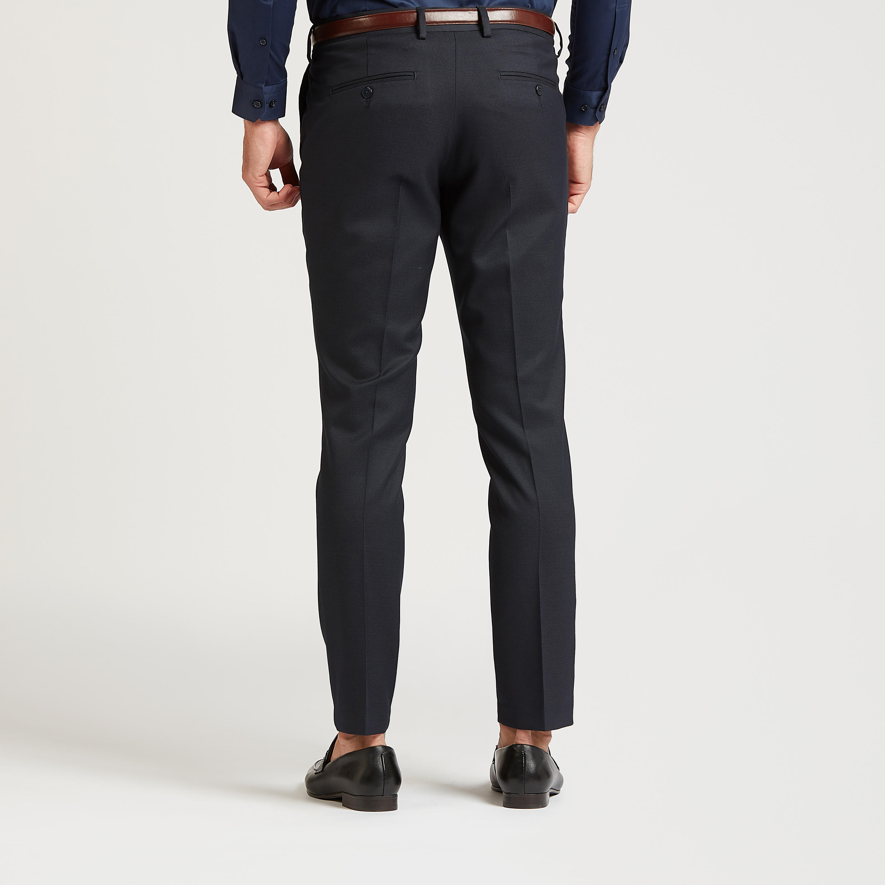 بنطلون سليم سادة بتفاصيل جيوب وعراوي حزام-men-clothing-bottoms-trousersandchinos-trousers-image-4