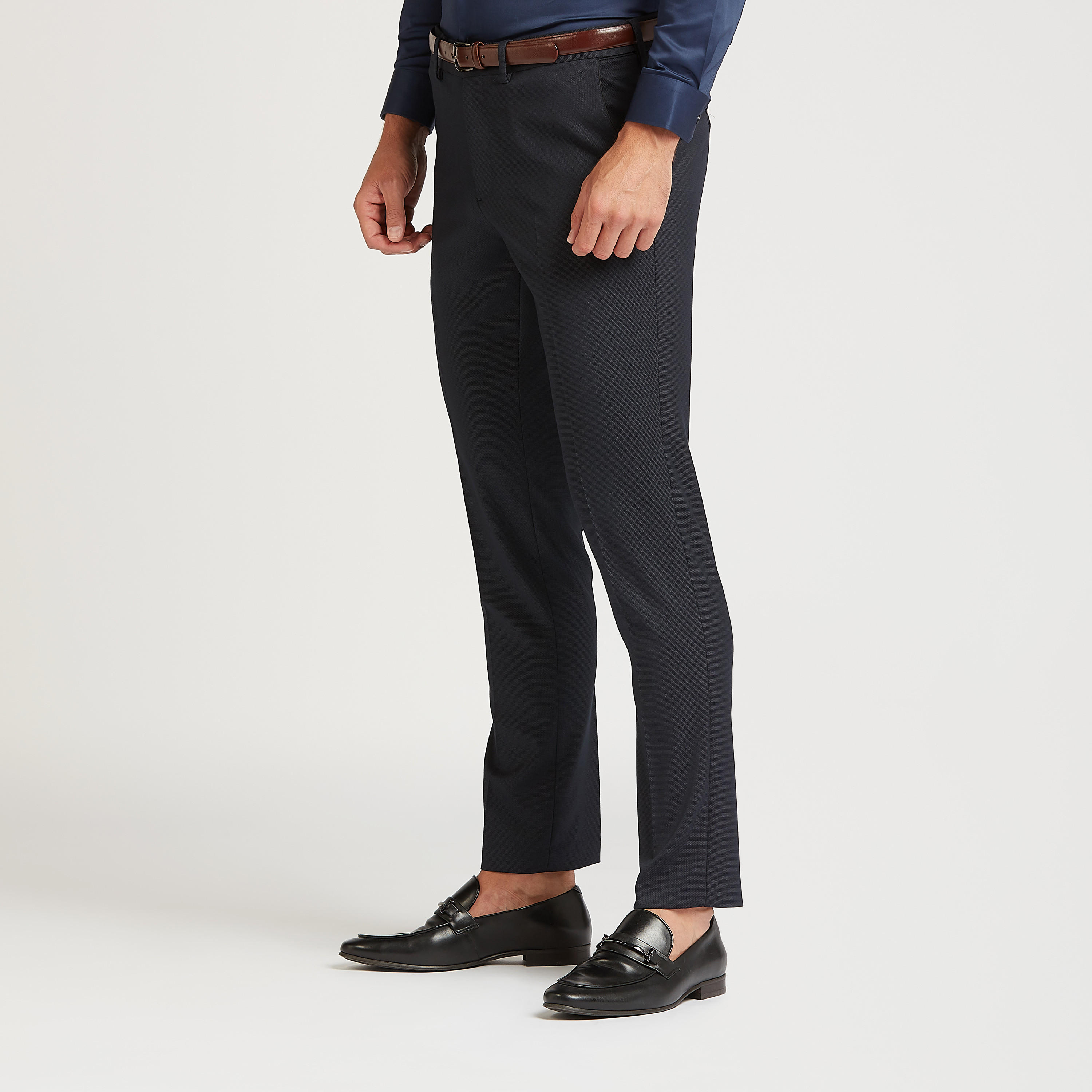 بنطلون سليم سادة بتفاصيل جيوب وعراوي حزام-men-clothing-bottoms-trousersandchinos-trousers-image-5