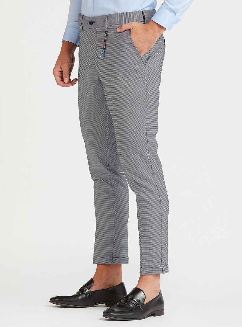 بنطلون سليم مربّعات بخصر متوسط الارتفاع وتفاصيل جيوب وعراوي حزام-men-clothing-bottoms-trousersandchinos-trousers-image-5