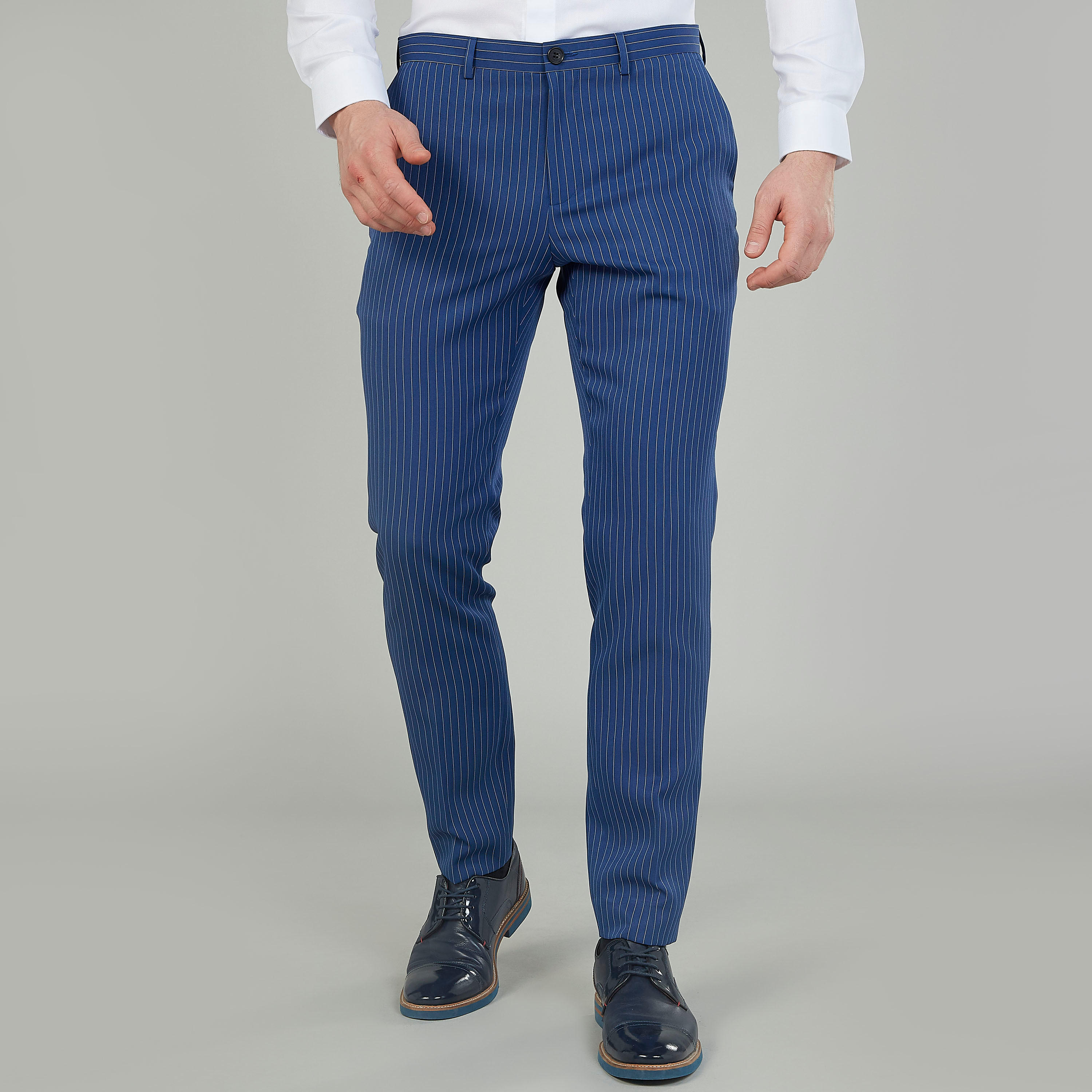 بنطلون مخطّط سليم بخصر متوسط الارتفاع وعراوي وجيوب-men-clothing-bottoms-trousersandchinos-trousers-image-1