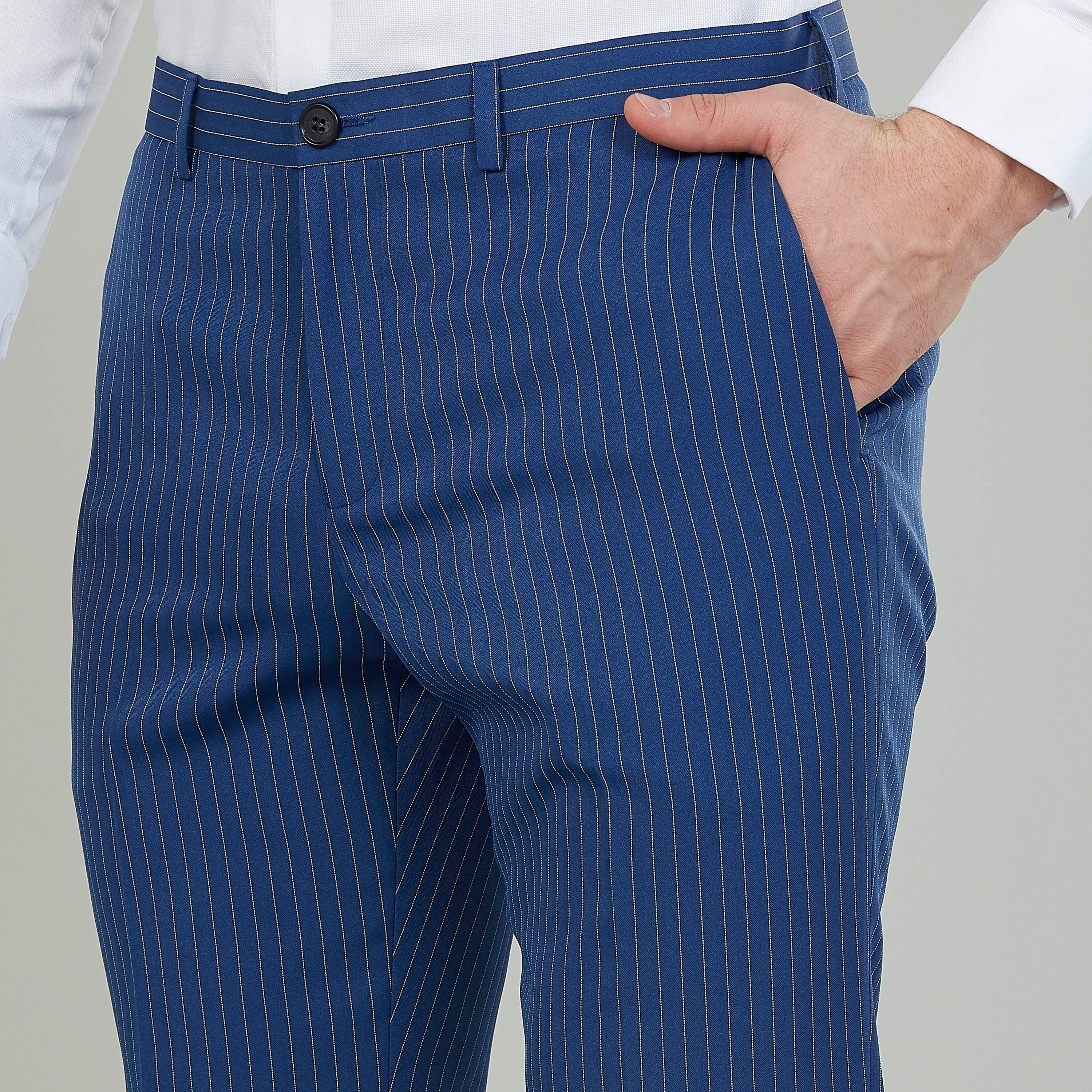 بنطلون مخطّط سليم بخصر متوسط الارتفاع وعراوي وجيوب-men-clothing-bottoms-trousersandchinos-trousers-image-3