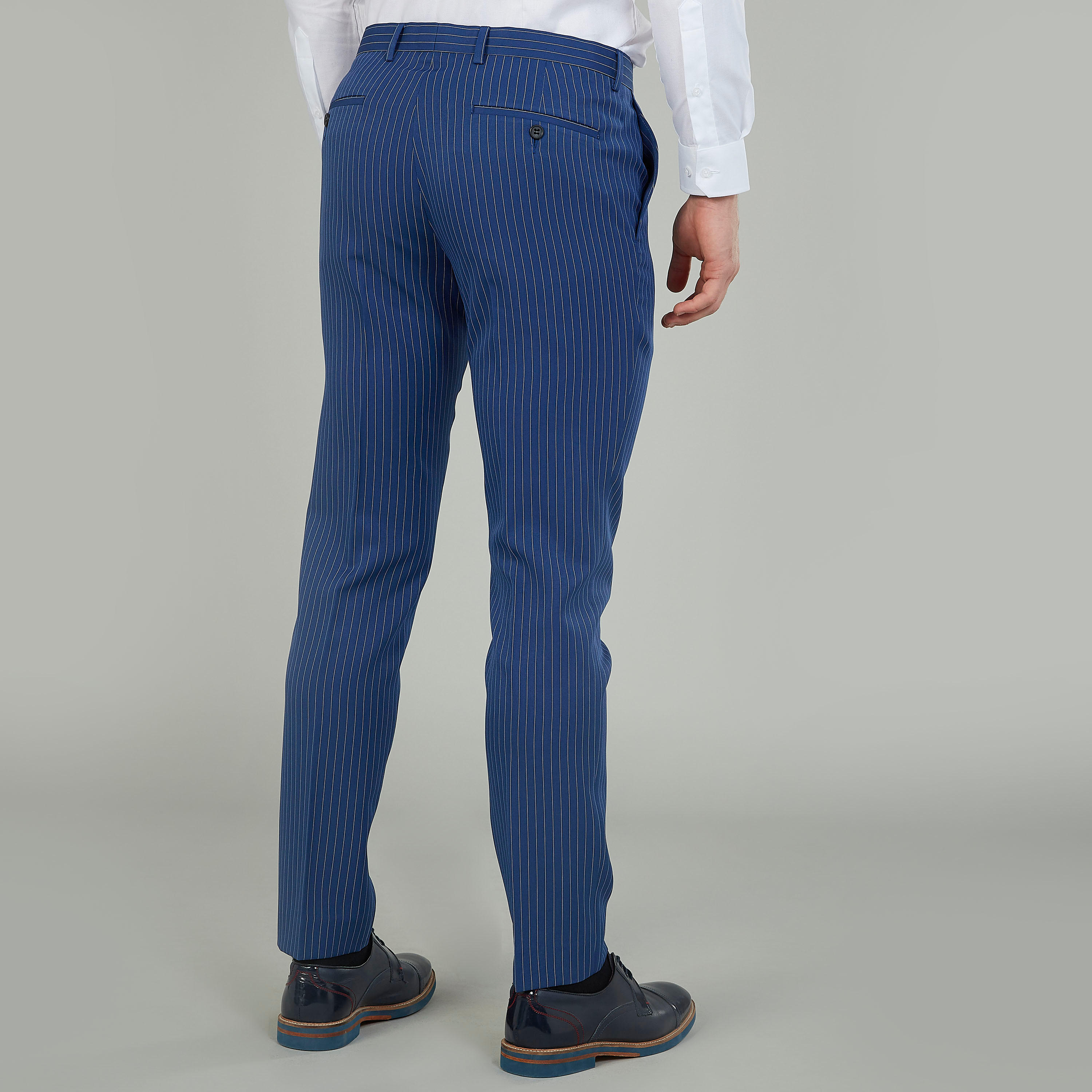 بنطلون مخطّط سليم بخصر متوسط الارتفاع وعراوي وجيوب-men-clothing-bottoms-trousersandchinos-trousers-image-4