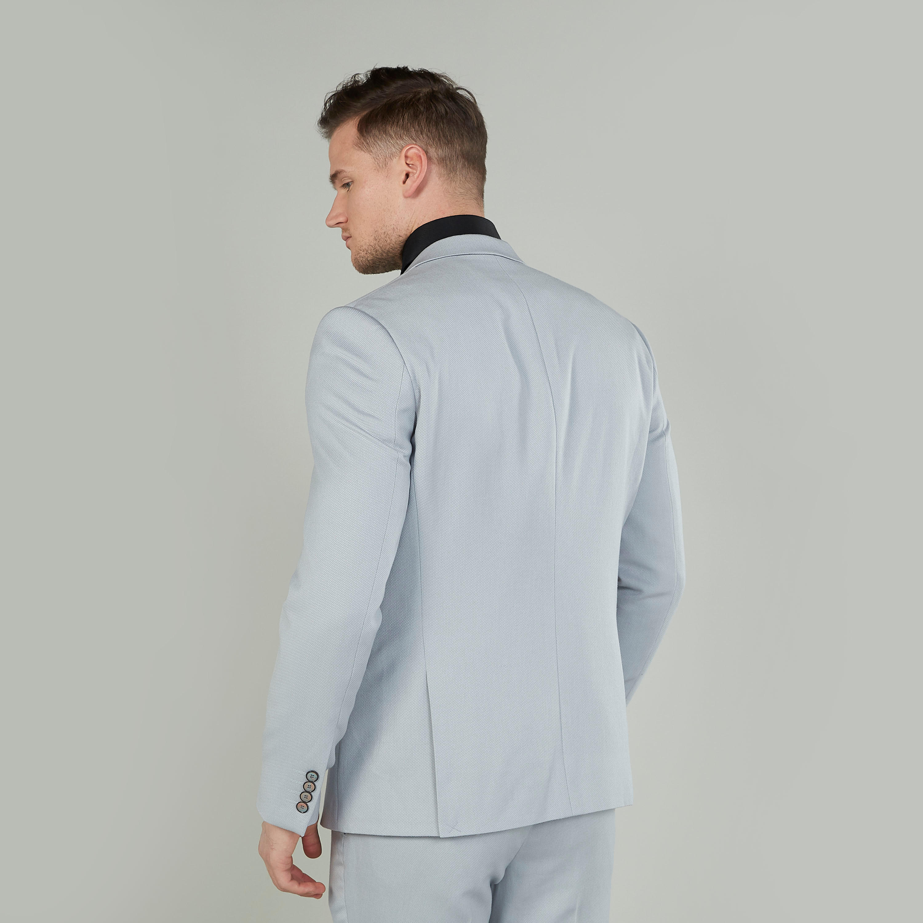 جاكيت بليزر رسمي سليم بارز الملمس بياقة مطوية وأكمام طويلة-men-winterwear-jacketsandblazers-image-4
