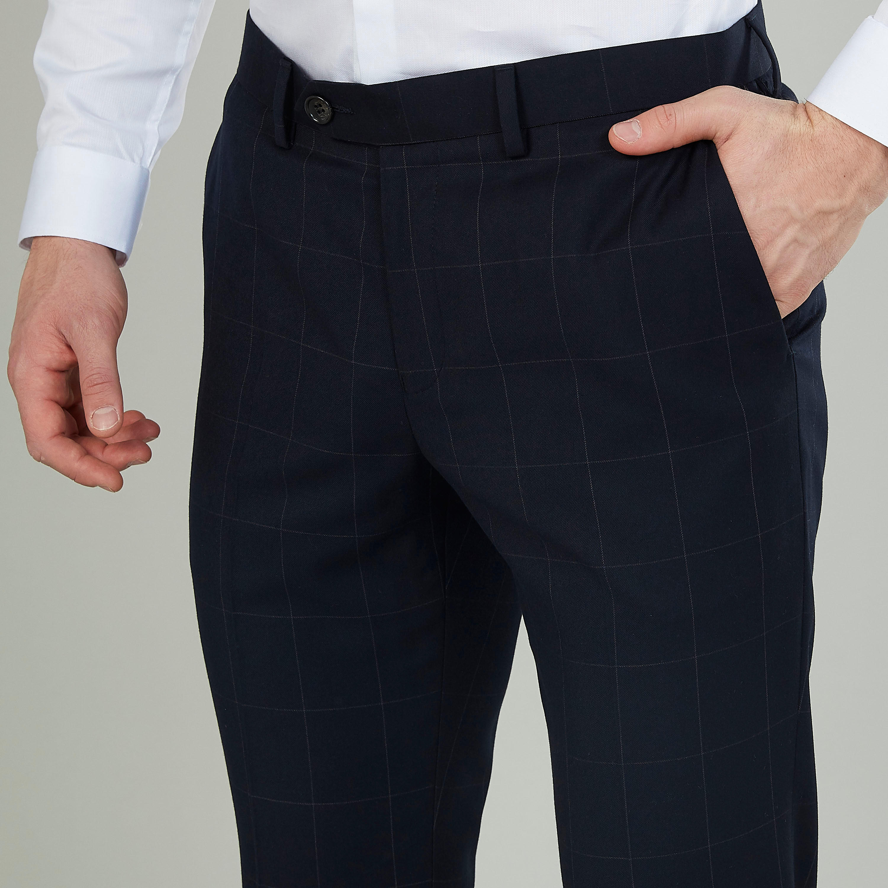بنطلون كاروهات بخصر متوسط الارتفاع وجيوب-men-clothing-bottoms-trousersandchinos-trousers-image-3