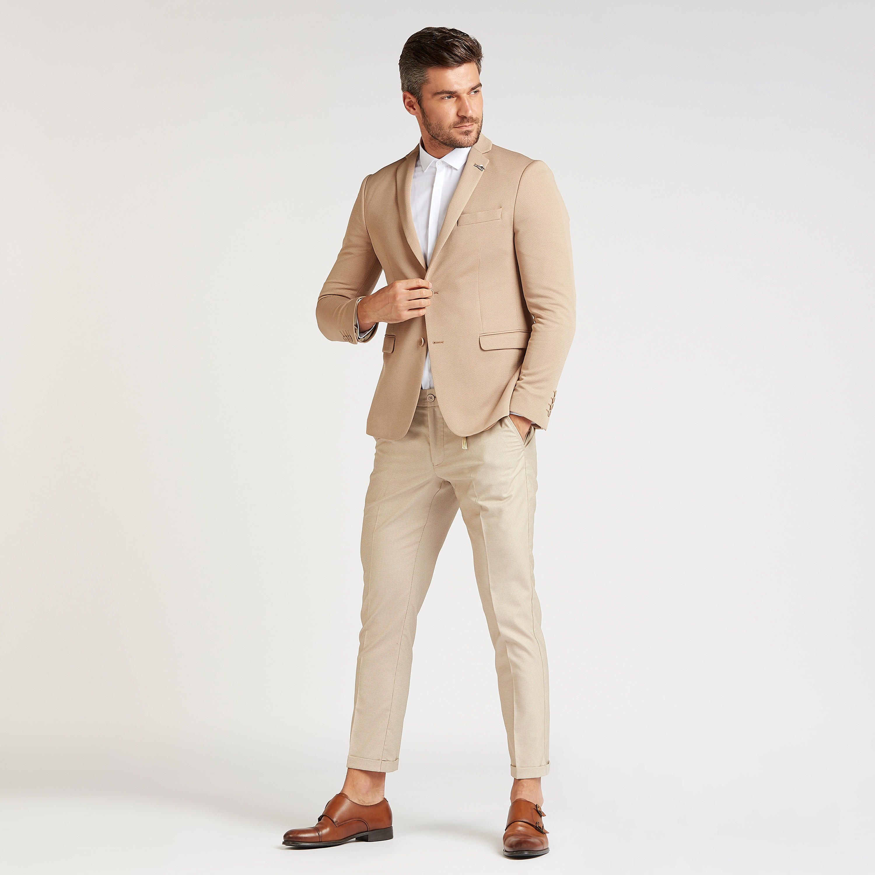 جاكيت بليزر رسمي بارز الملمس سكيني بياقة مطوية وأكمام طويلة-men-winterwear-jacketsandblazers-image-2