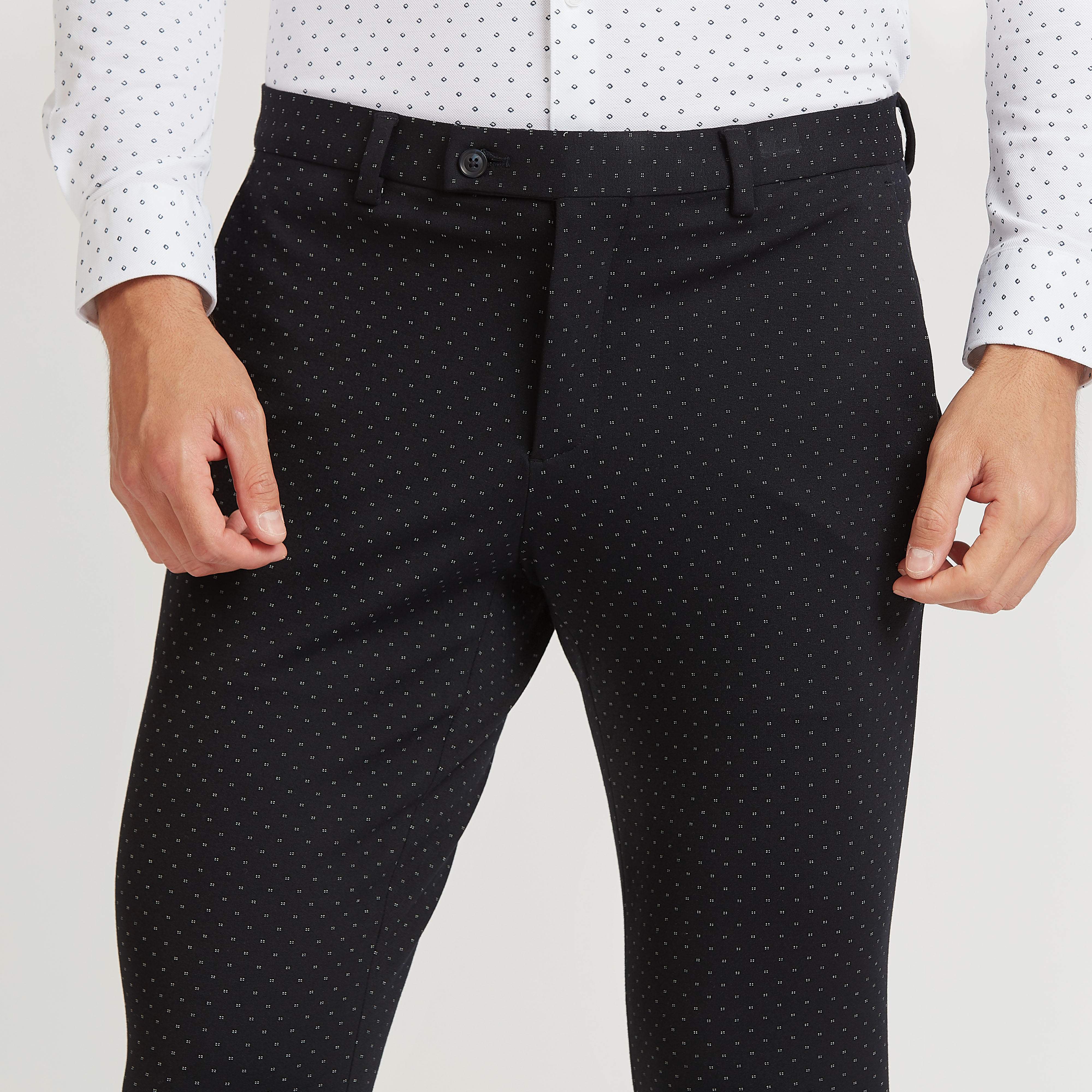 Skinny Fit Polka Dots Print Mid-Rise Trousers with Pocket Detail-men-clothing-bottoms-trousersandchinos-trousers-image-3