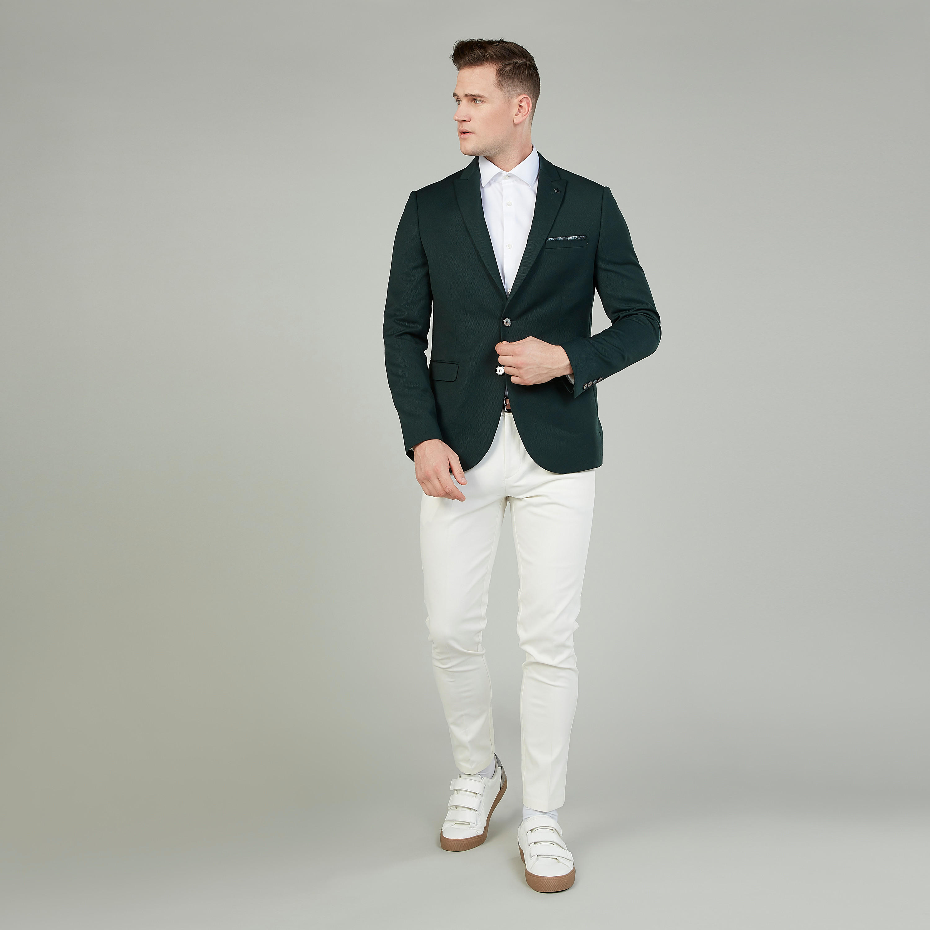 جاكيت بليزر رسمي سليم بارز الملمس بياقة مطوية وأكمام طويلة-men-winterwear-jacketsandblazers-image-2