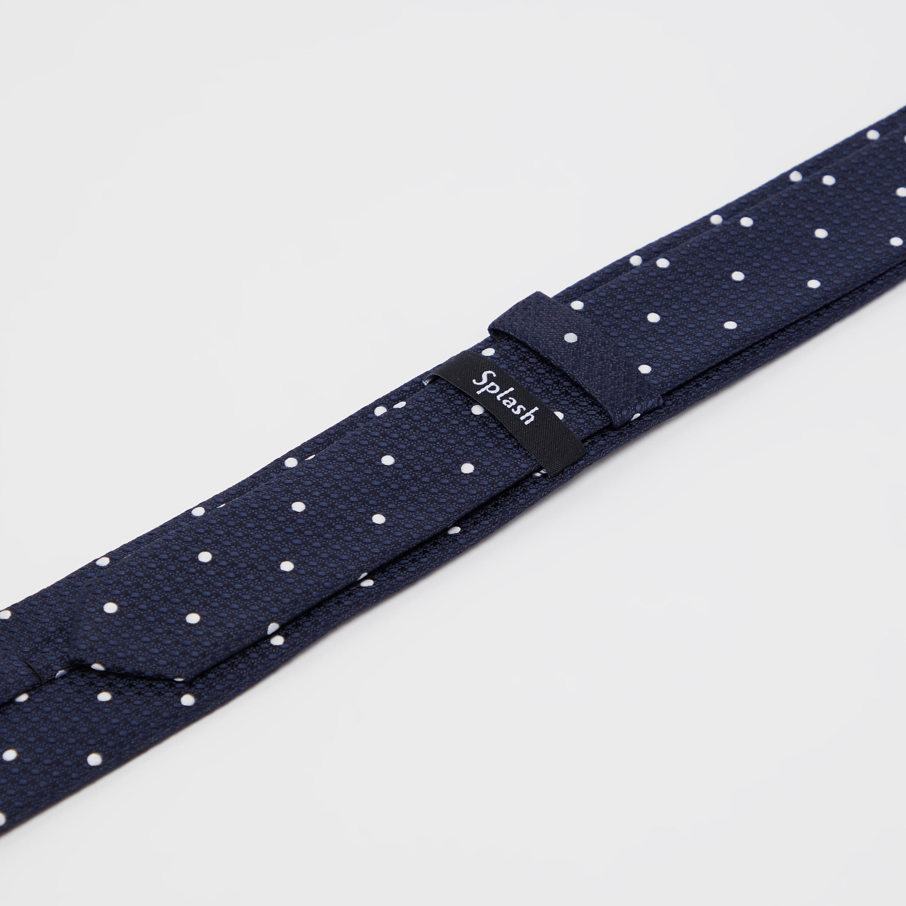 ربطة عنق عادية بطبعات منقّطة وحلقة تثبيت-men-tiesandcufflinks-pocketsquares-image-2