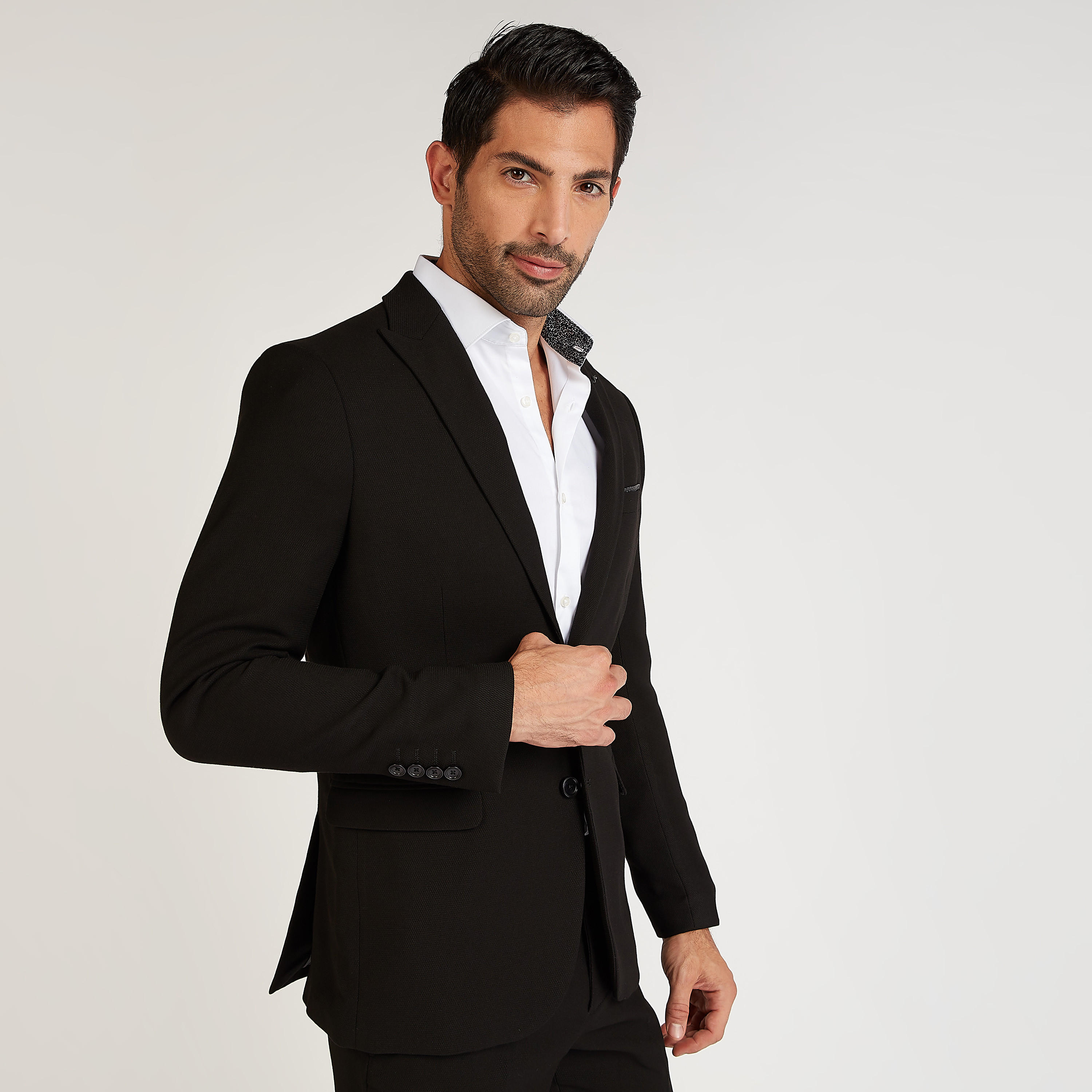 جاكيت بليزر رسمي سليم بارز الملمس بجيوب بطيّة وياقة مطوية-men-winterwear-jacketsandblazers-image-5