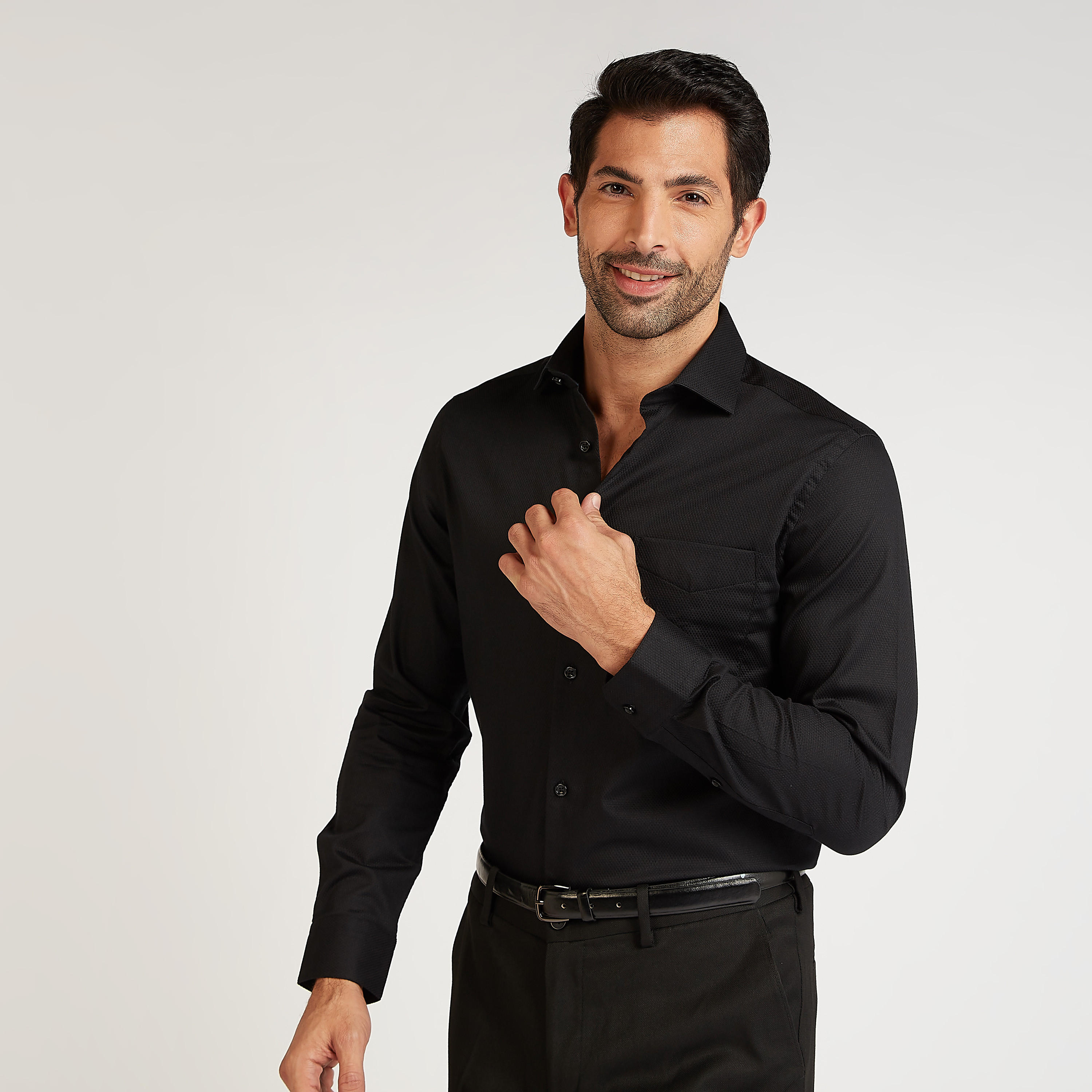 قميص مستدام رسمي بارز الملمس بياقة عاديّة وأكمام طويلة-men-clothing-shirts-image-1