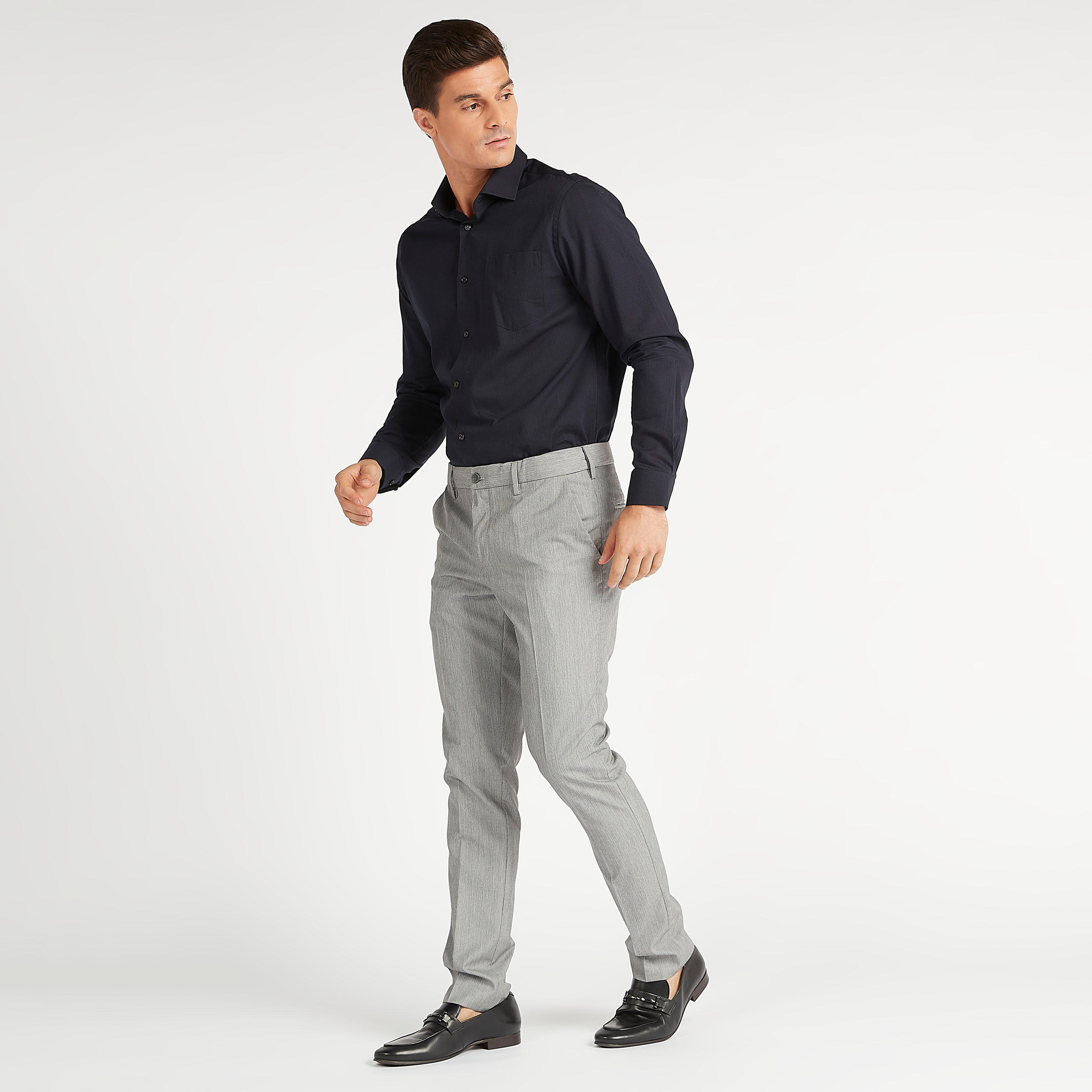 قميص بارز الملمس بياقة عاديّة وأكمام طويلة وجيب خارجي-men-clothing-shirts-image-2