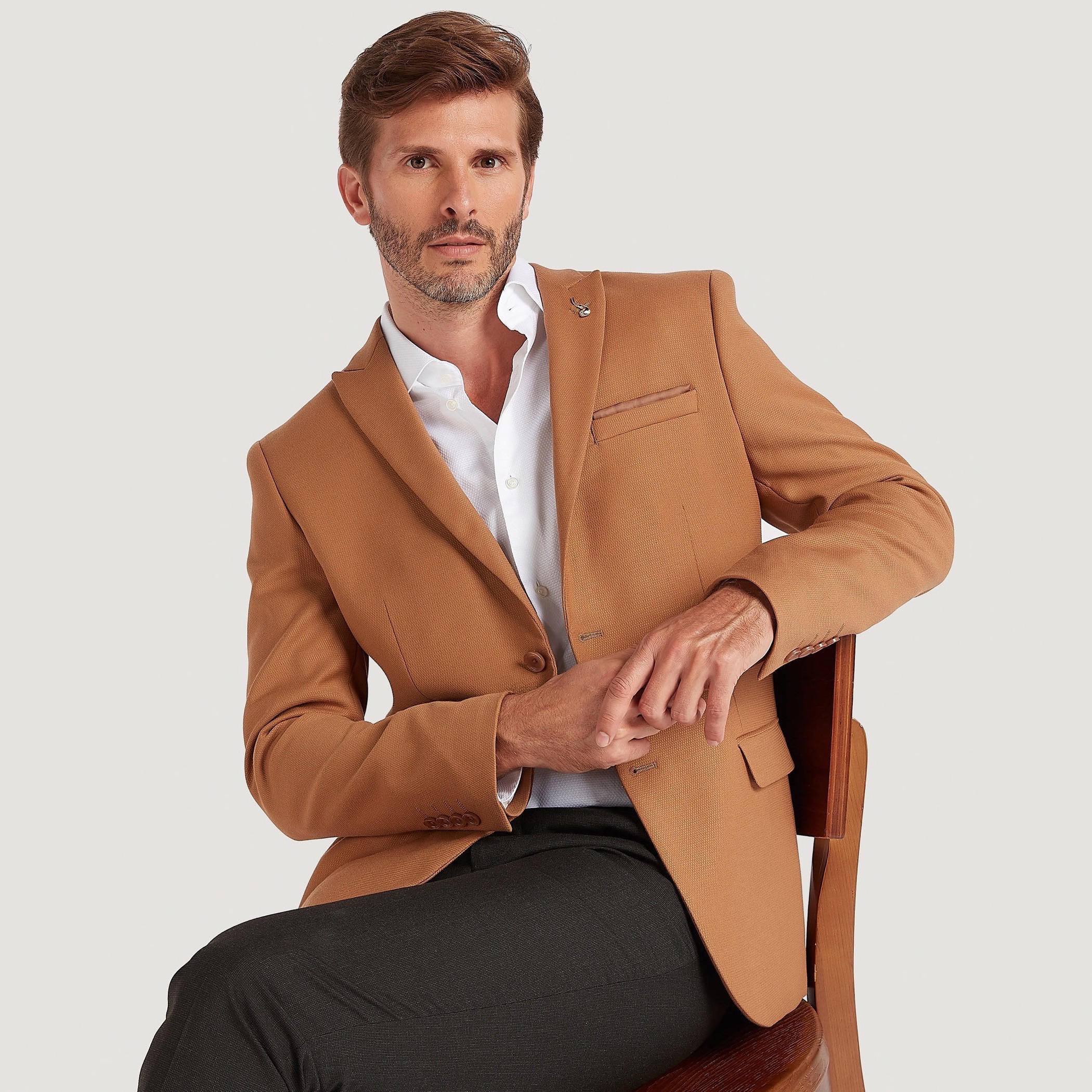 جاكيت بليزر سادة بأكمام طويلة وياقة عادية-men-winterwear-jacketsandblazers-image-2