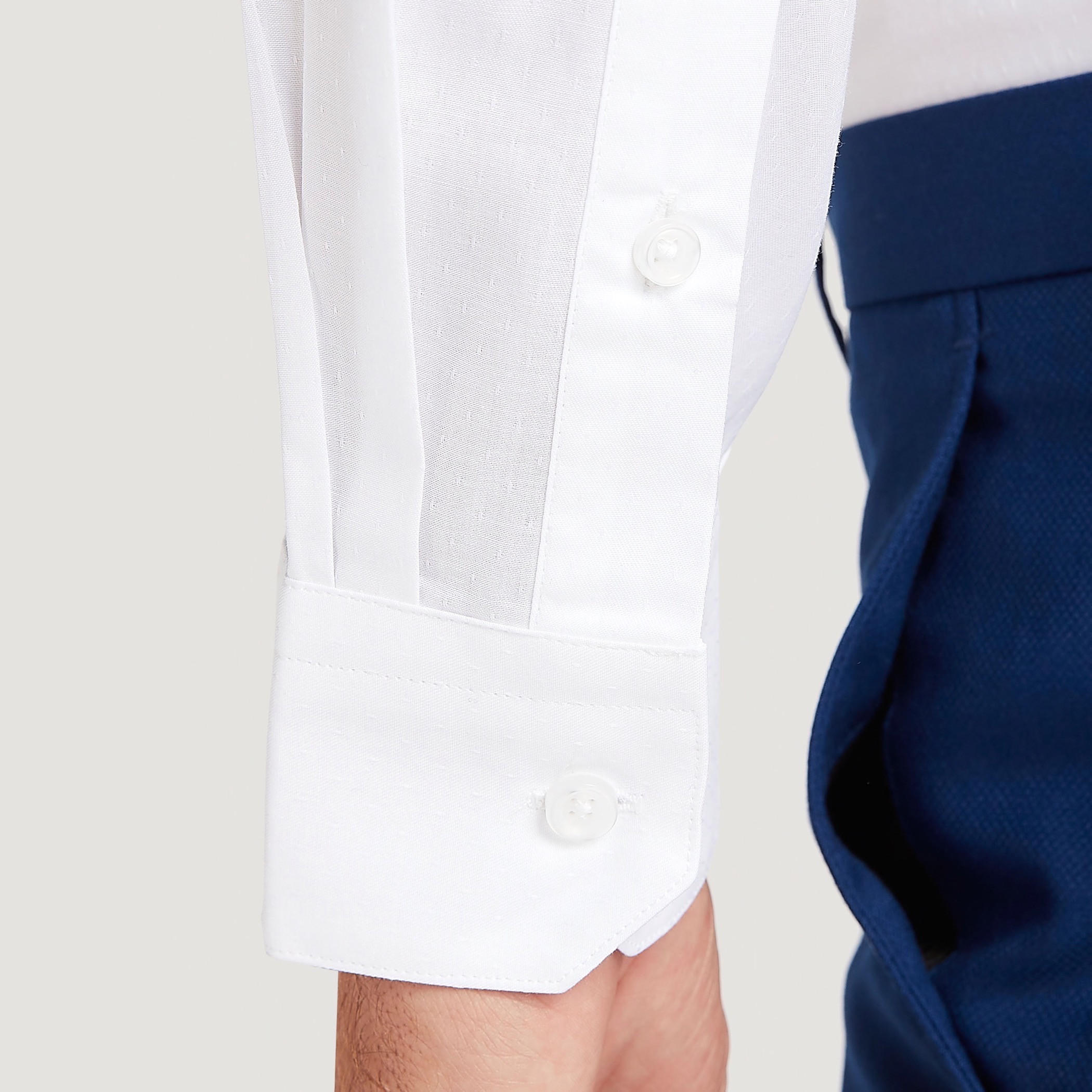 قميص بارز الملمس بأكمام طويلة وجيب على الصّدر-men-clothing-shirts-image-5