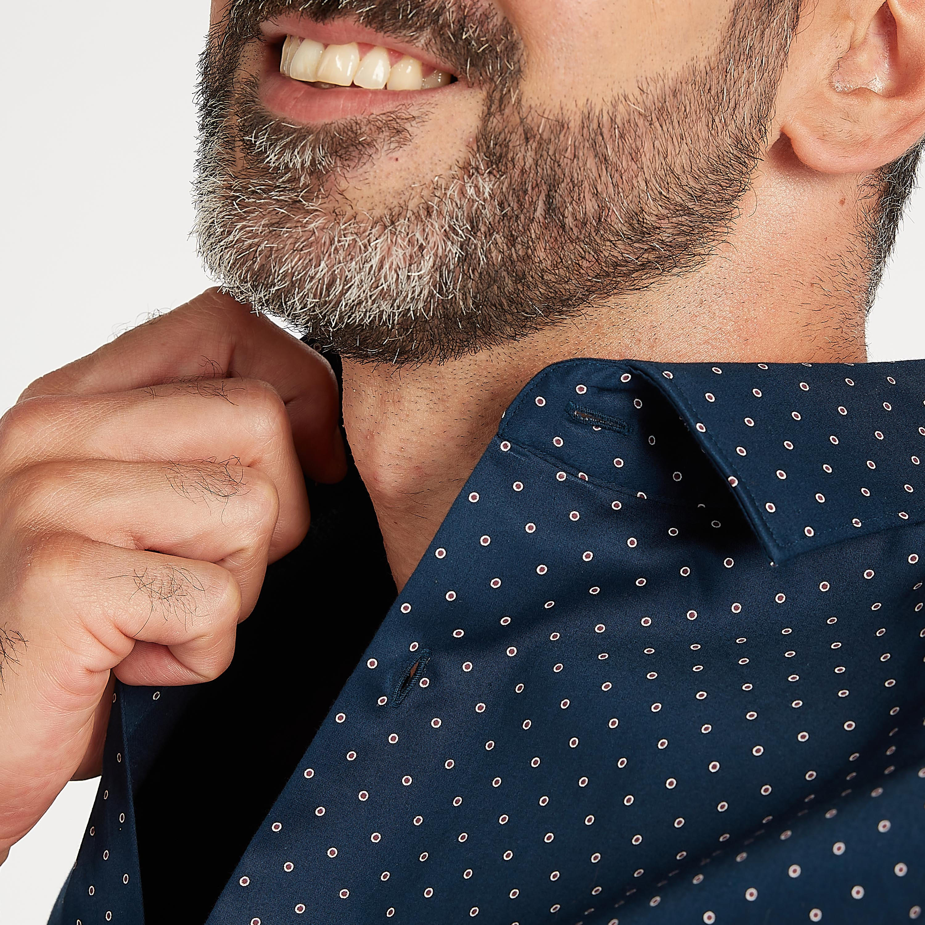 قميص بياقة واسعة وأكمام طويلة وطبعات منقّطة-men-clothing-shirts-image-3
