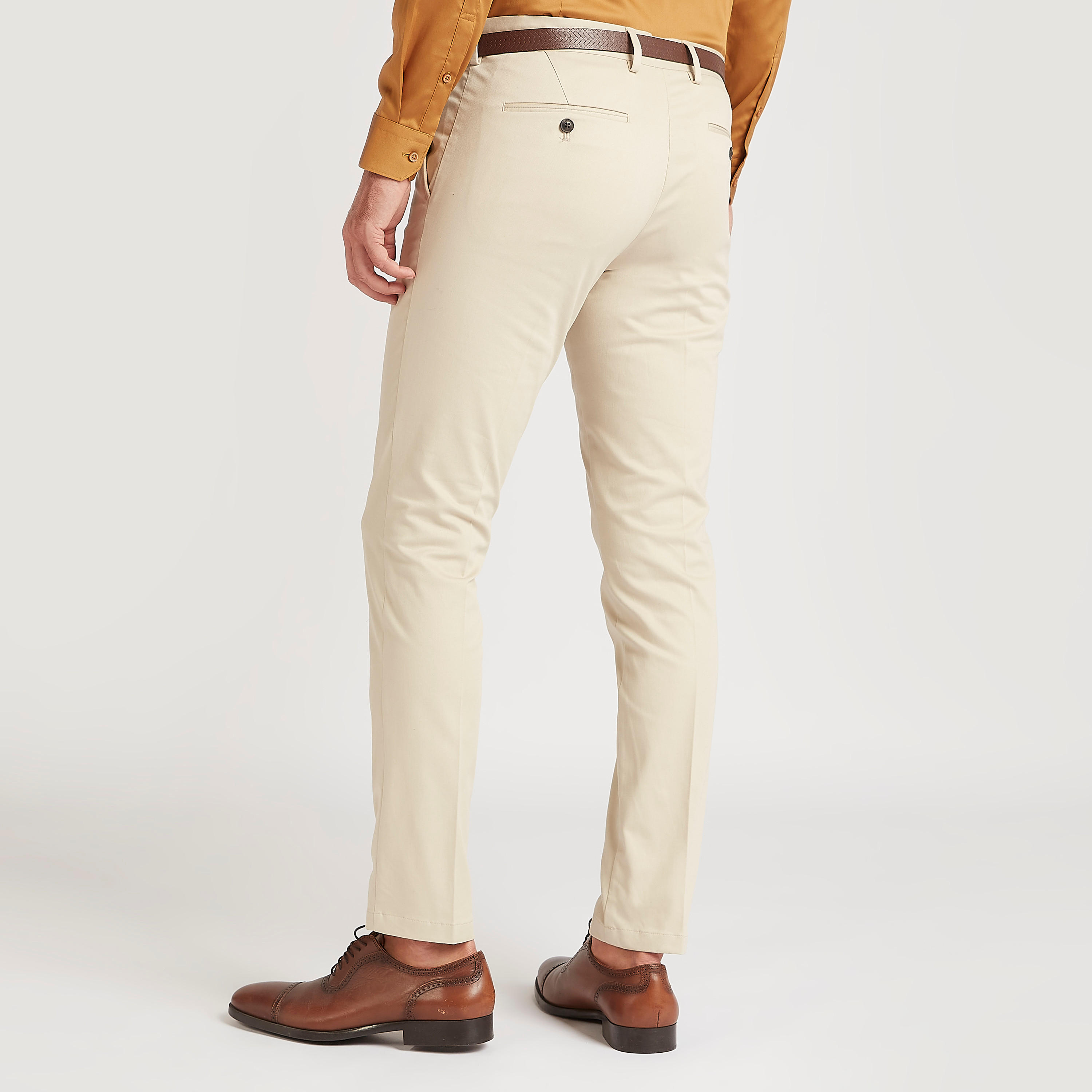 بنطلون سادة سليم فيت بخصر متوسّط الارتفاع وزر إغلاق-men-clothing-bottoms-trousersandchinos-trousers-image-1