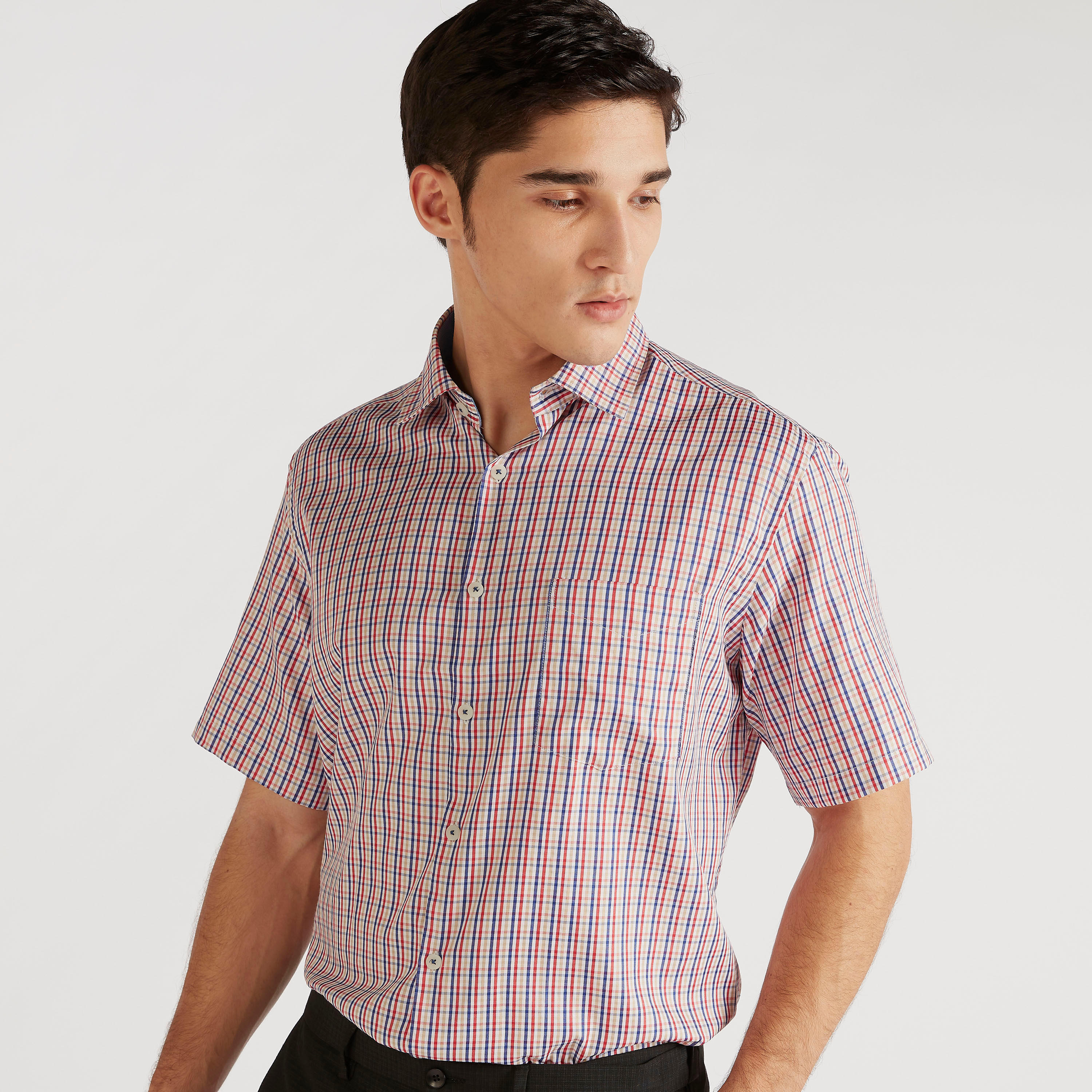 قميص كاروهات بأكمام قصيرة وجيب-men-clothing-shirts-image-1