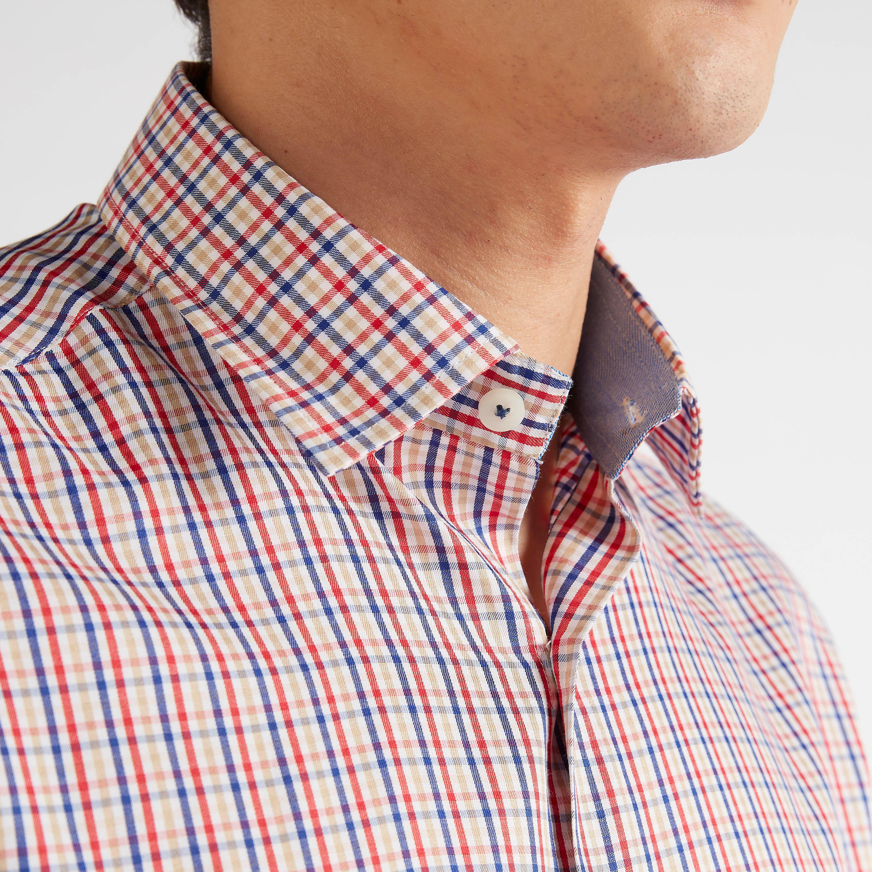 قميص كاروهات بأكمام قصيرة وجيب-men-clothing-shirts-image-5