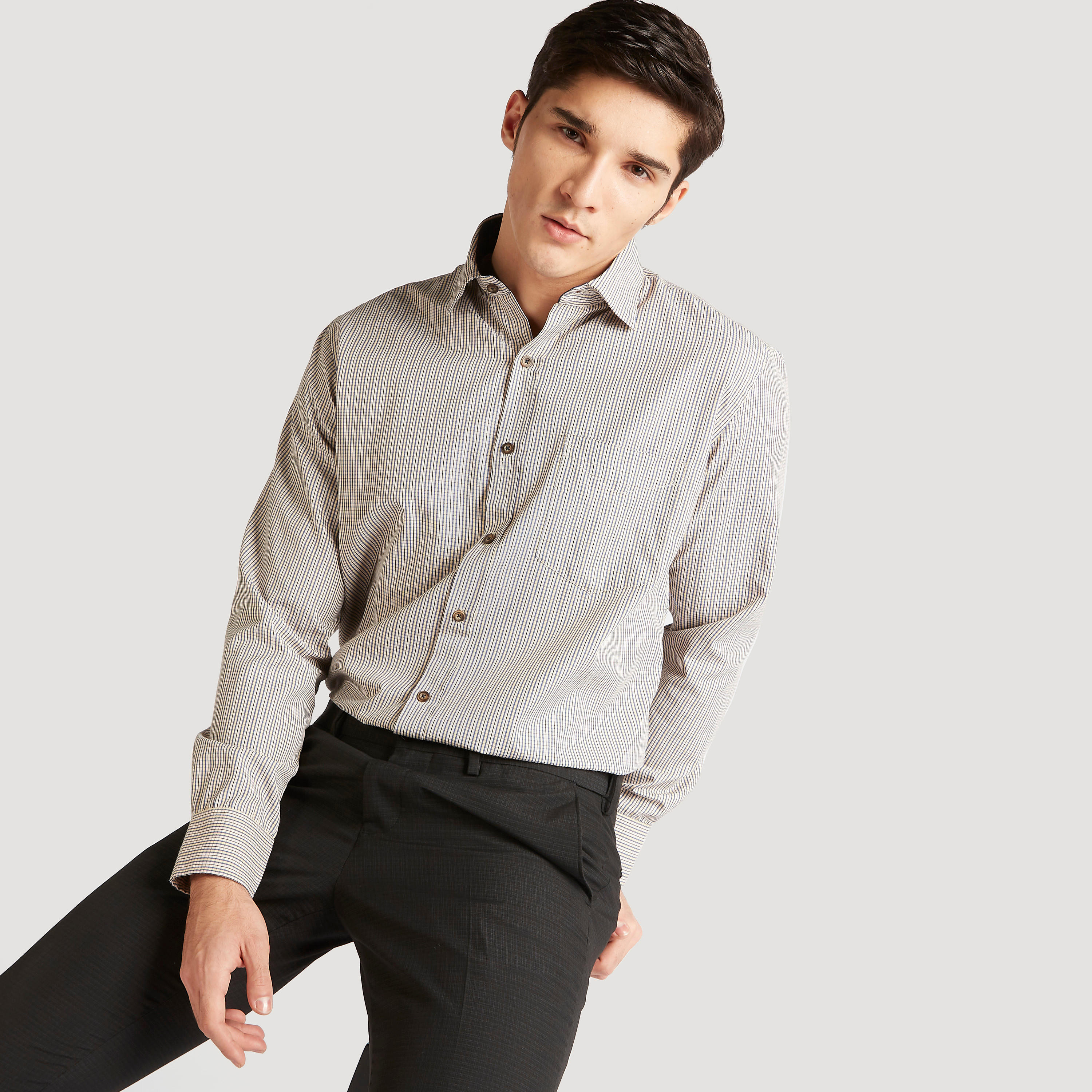 قميص كاروهات بأكمام طويلة وجيب-men-clothing-shirts-image-7