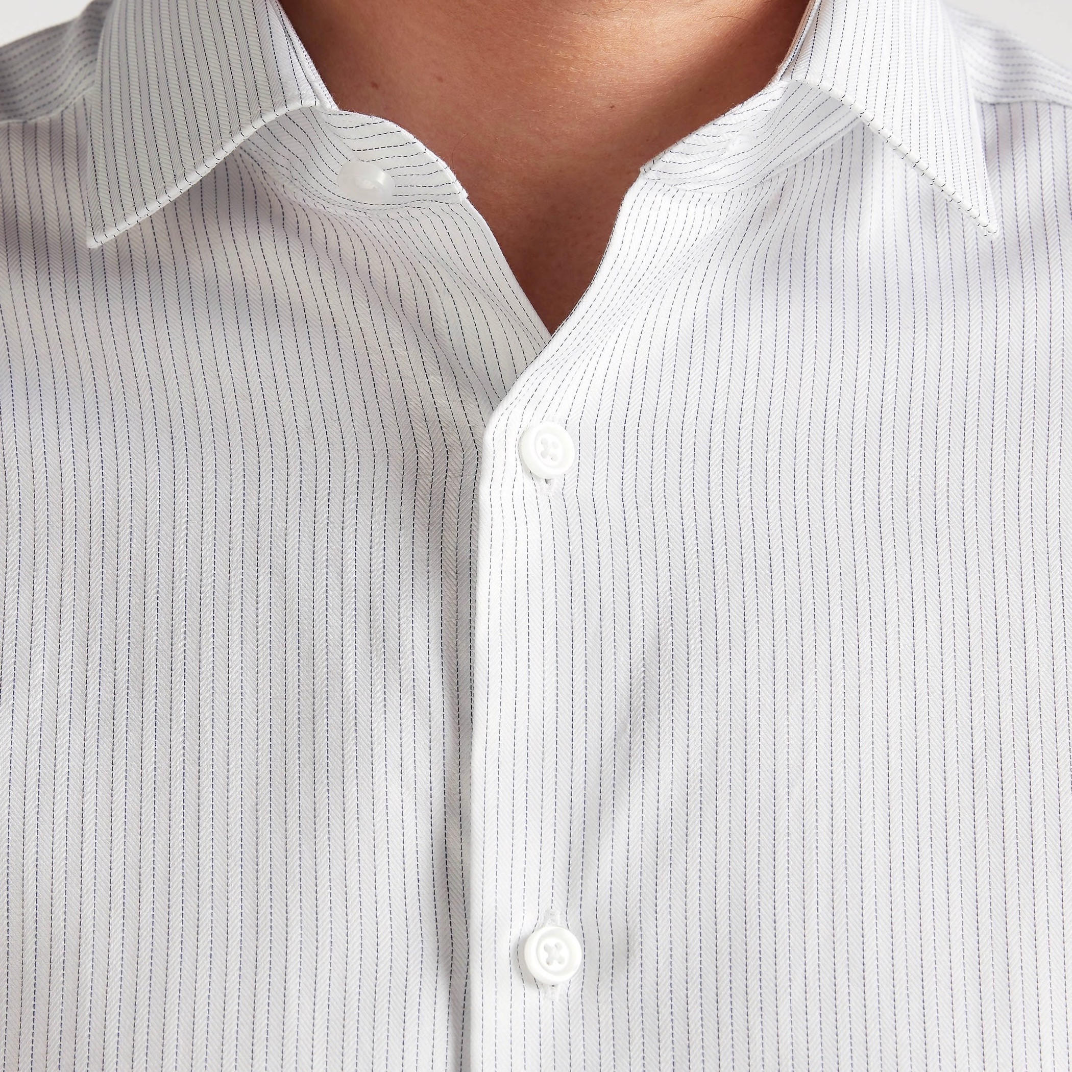 قميص مقلّم بياقة واسعة وأكمام طويلة-men-clothing-shirts-image-3