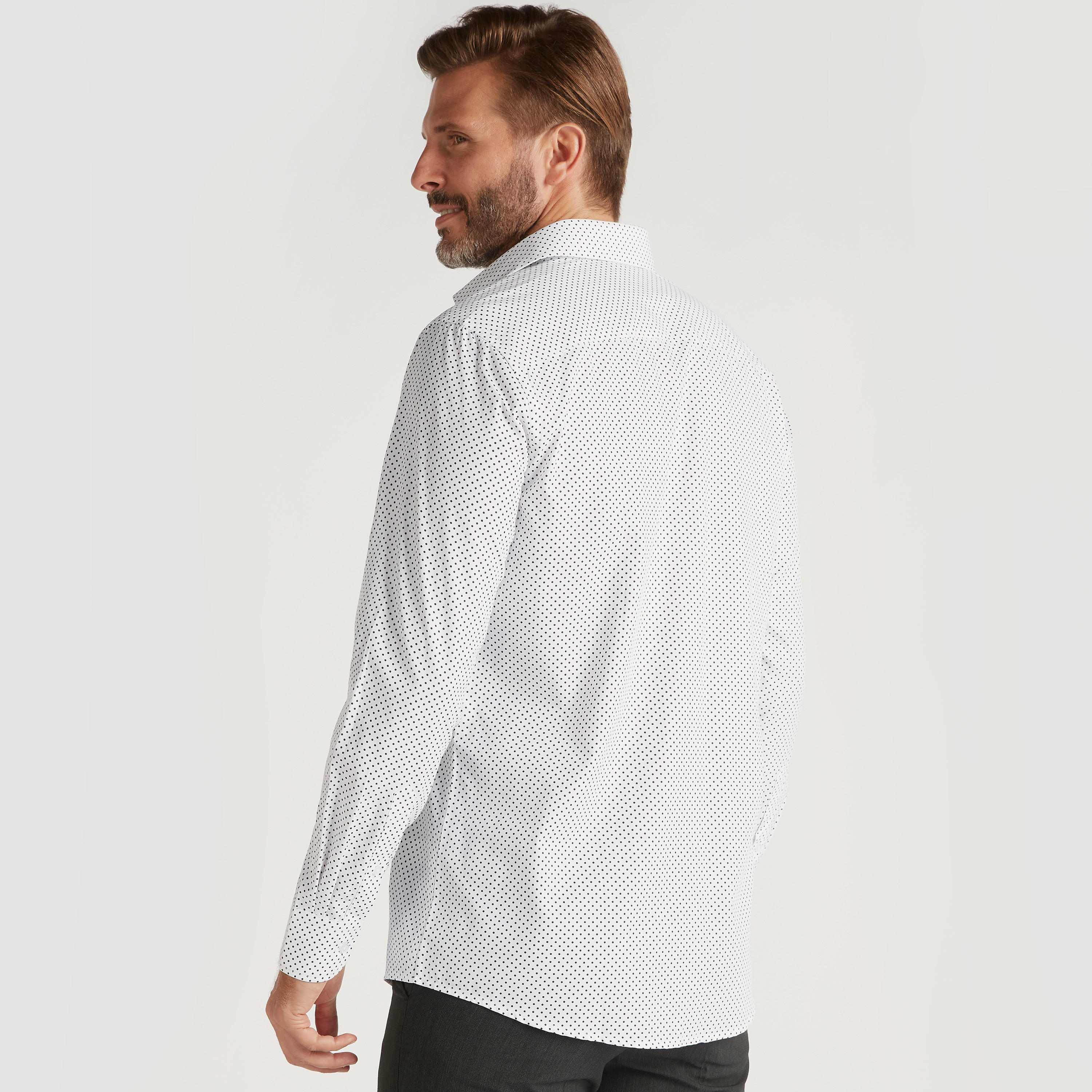 قميص رسمي بطبعات منقّطة وجيب وأكمام طويلة-men-clothing-shirts-image-4
