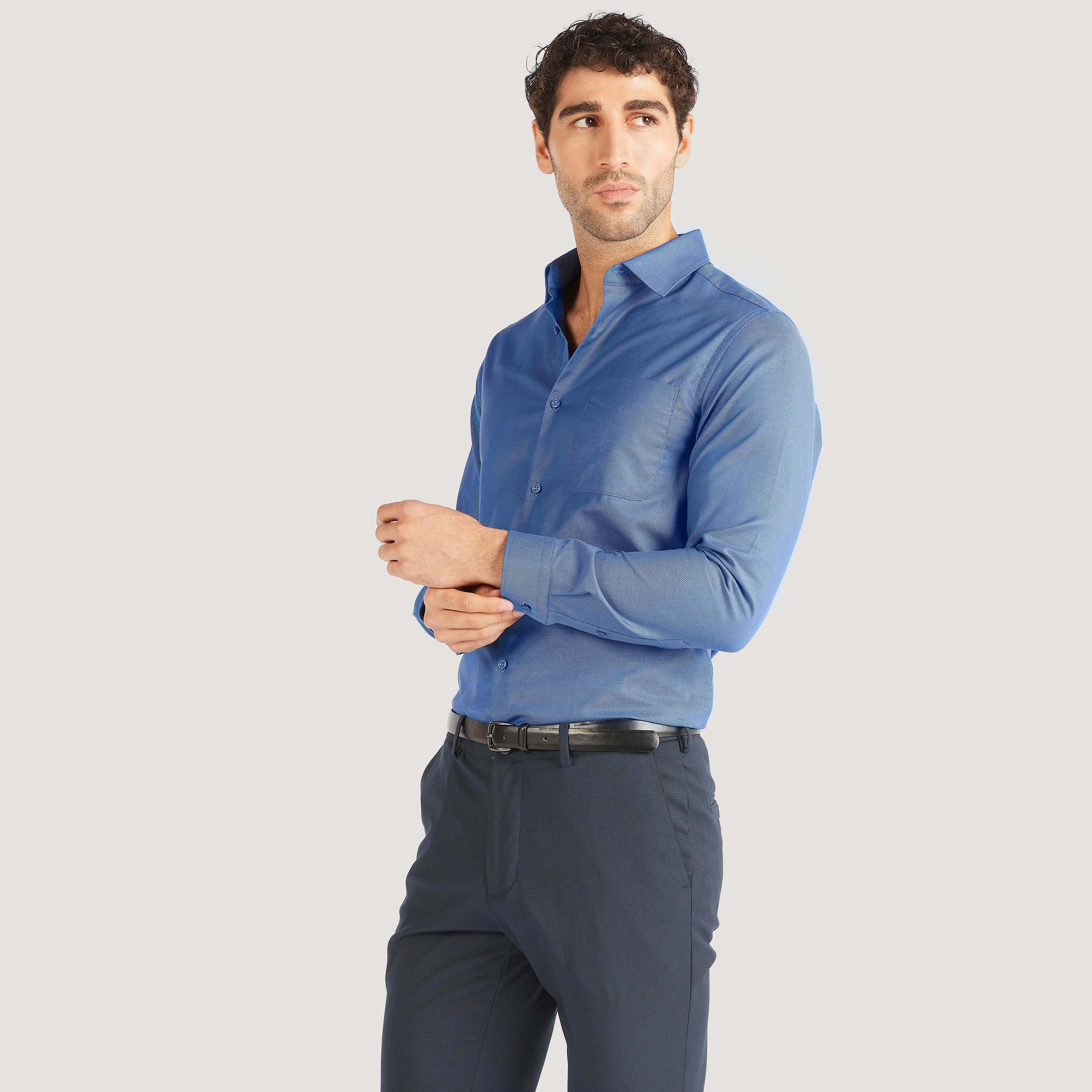 قميص سادة بأزرار وأكمام طويلة وجيوب-men-clothing-shirts-image-1