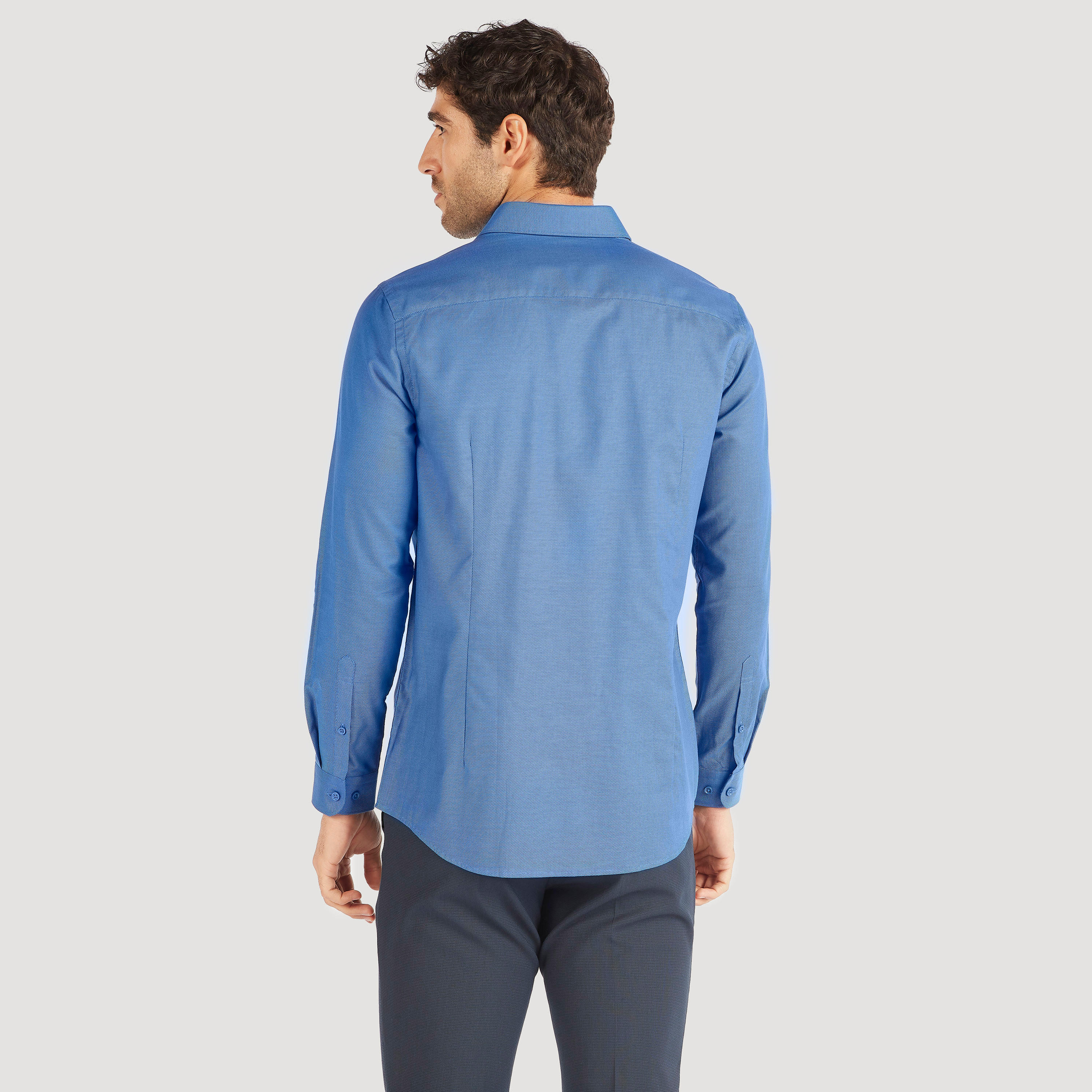 قميص سادة بأزرار وأكمام طويلة وجيوب-men-clothing-shirts-image-4